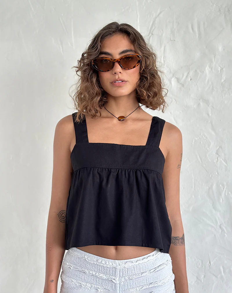 Aldabra Oval Sunglasses in Tortoise Shell - Image 2