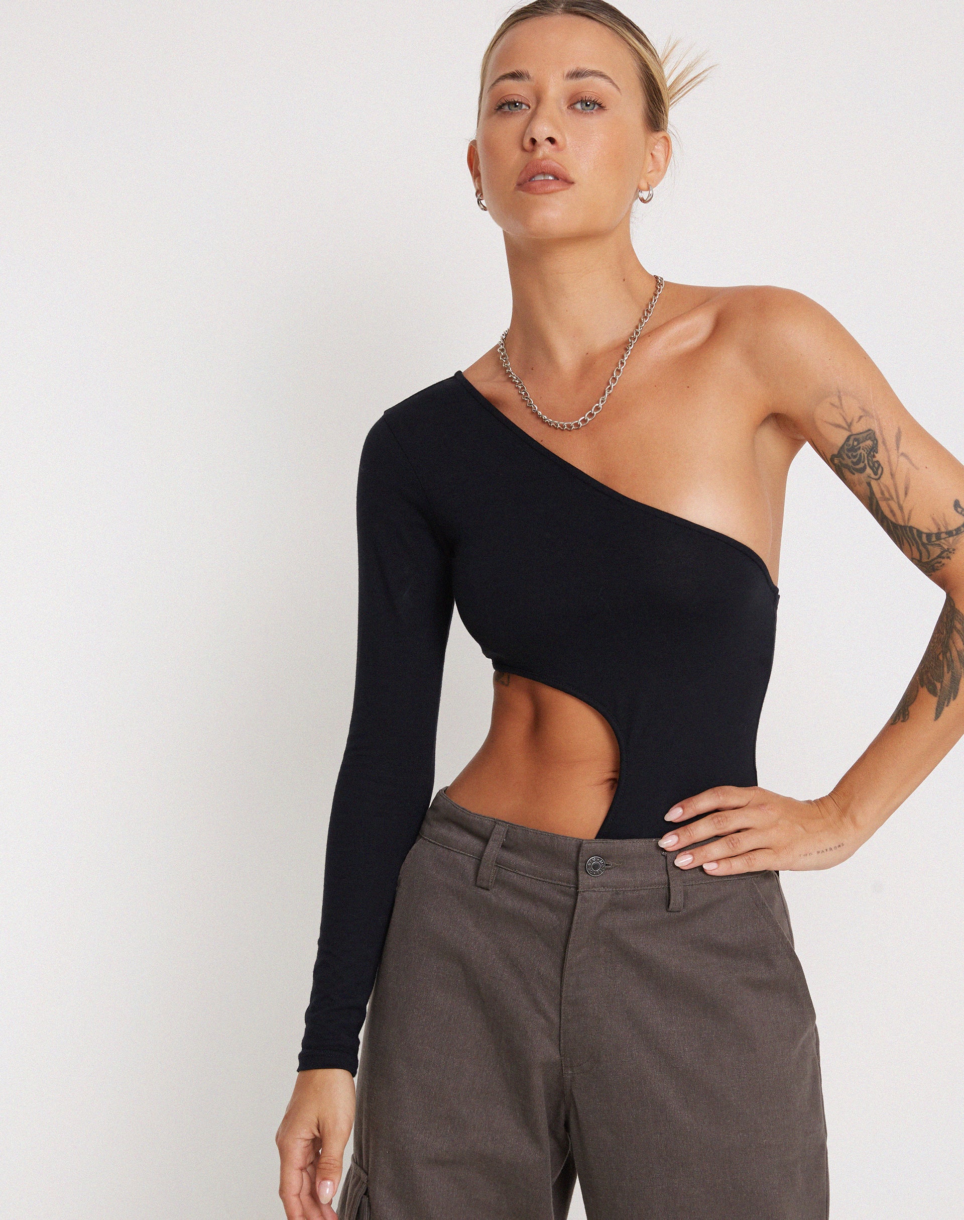 Ann Cut Out Bodysuit in Black - Image 3
