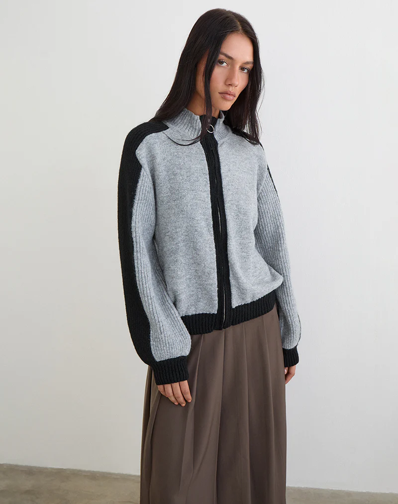 Asrar Jumper in Knit Grey and Black - Image 3