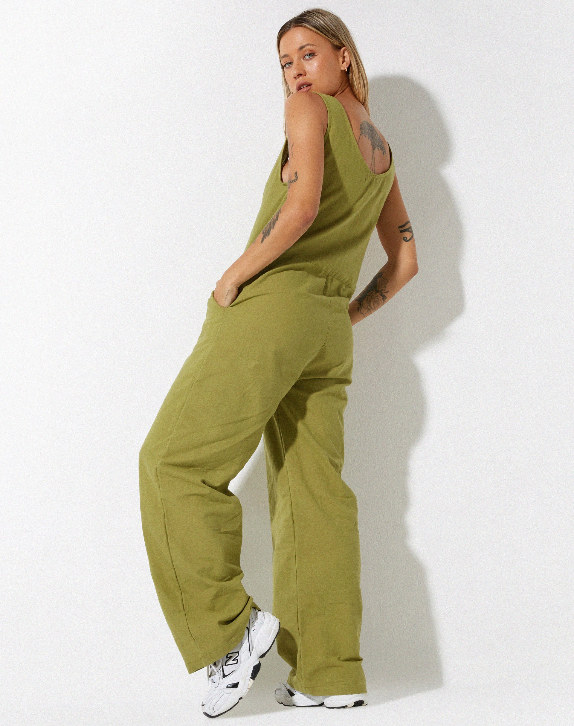 Beatrix Jumpsuit in Linen Rami Green - Image 2