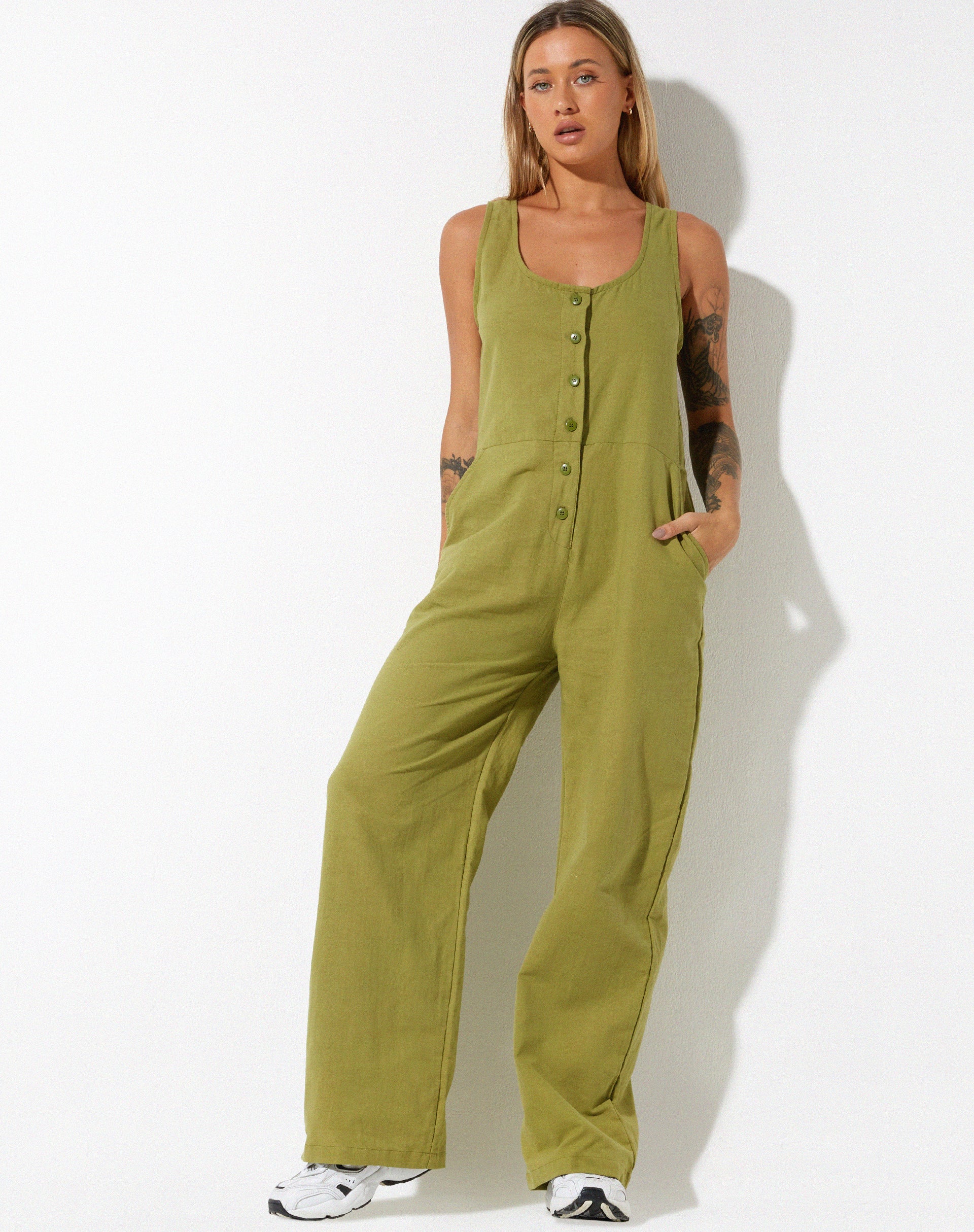 Beatrix Jumpsuit in Linen Rami Green - Image 3