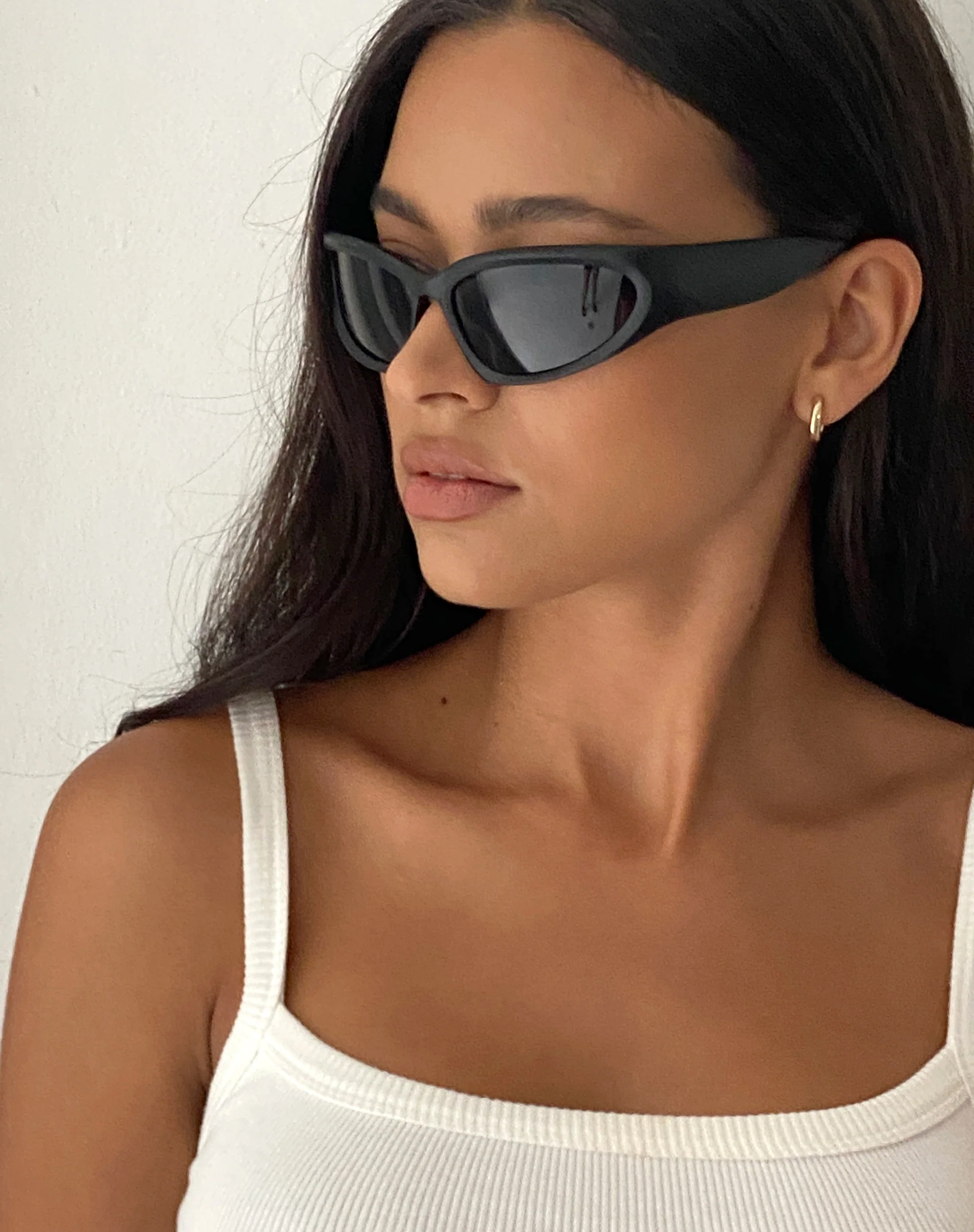 Blake Wrap Sunglasses in Black - Image 3