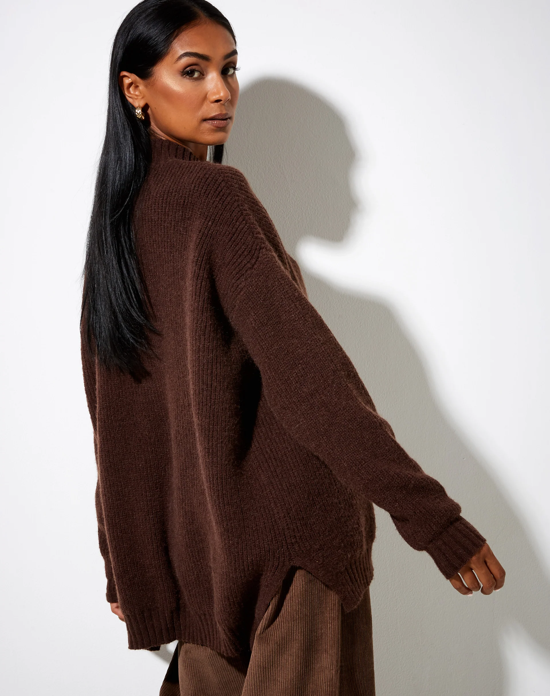 Bondy Jumper in Knit Dark Chocolate - Image 4