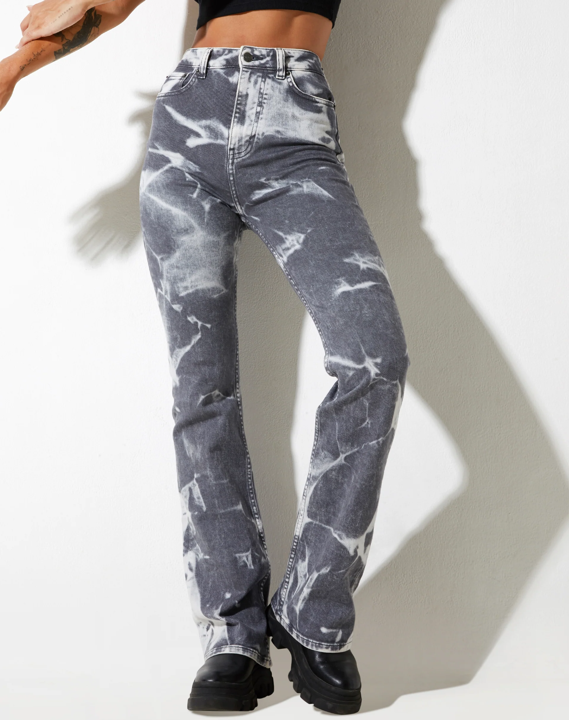 Bootleg Jeans in Laser Smoke Grey - Image 5