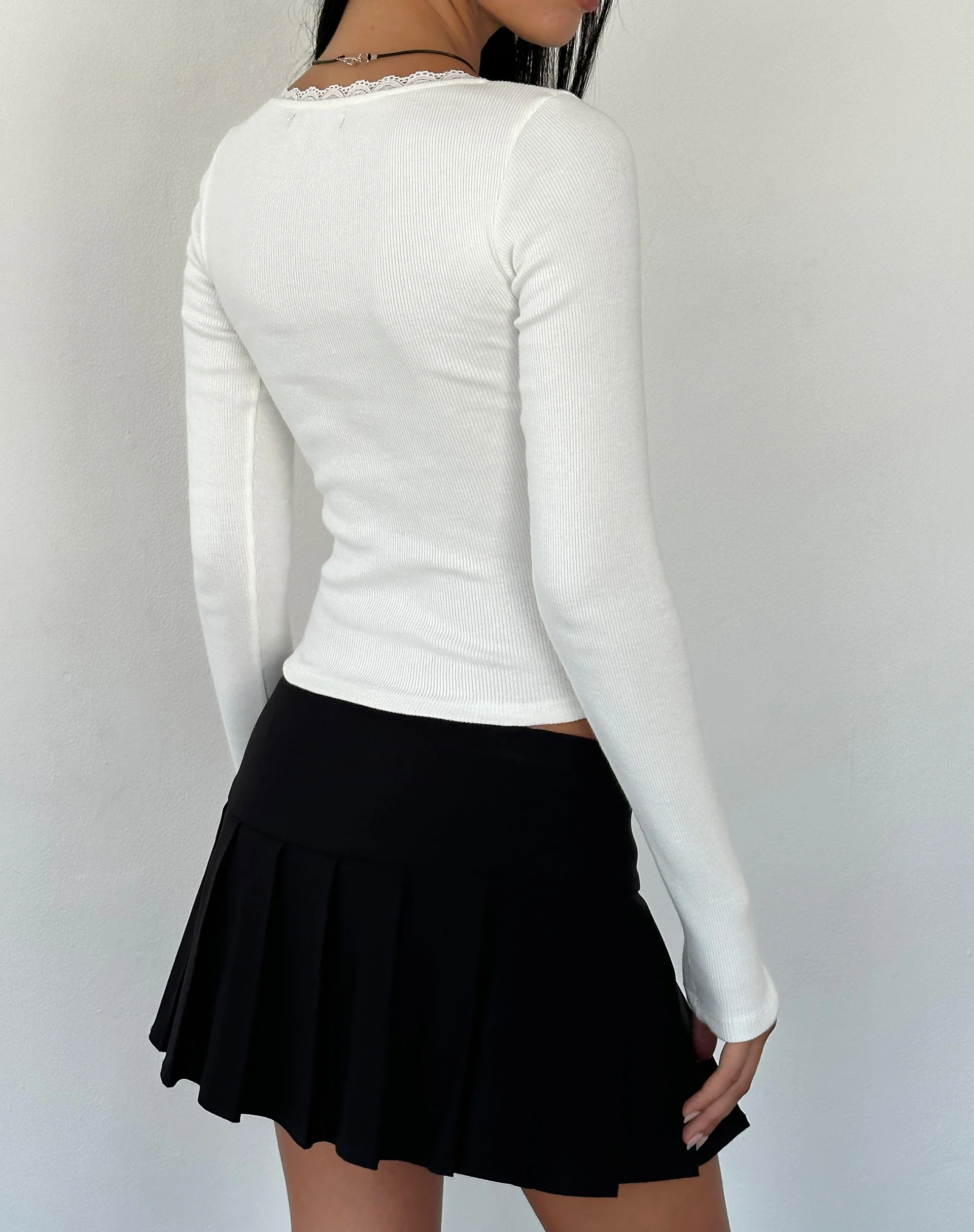 Bovita Long Sleeve Top in Off White with Scream Queen Graphic - Image 5