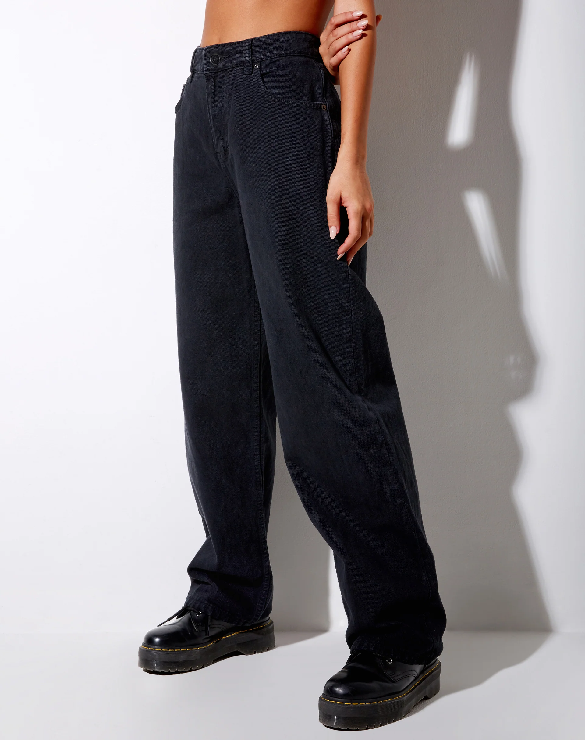 Boyfriend Jean in Black Wash - Image 2