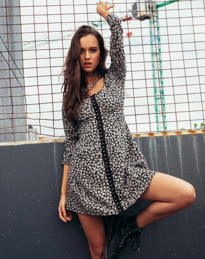 Camisa Swing Dress in Ditsy Rose Black - Image 3
