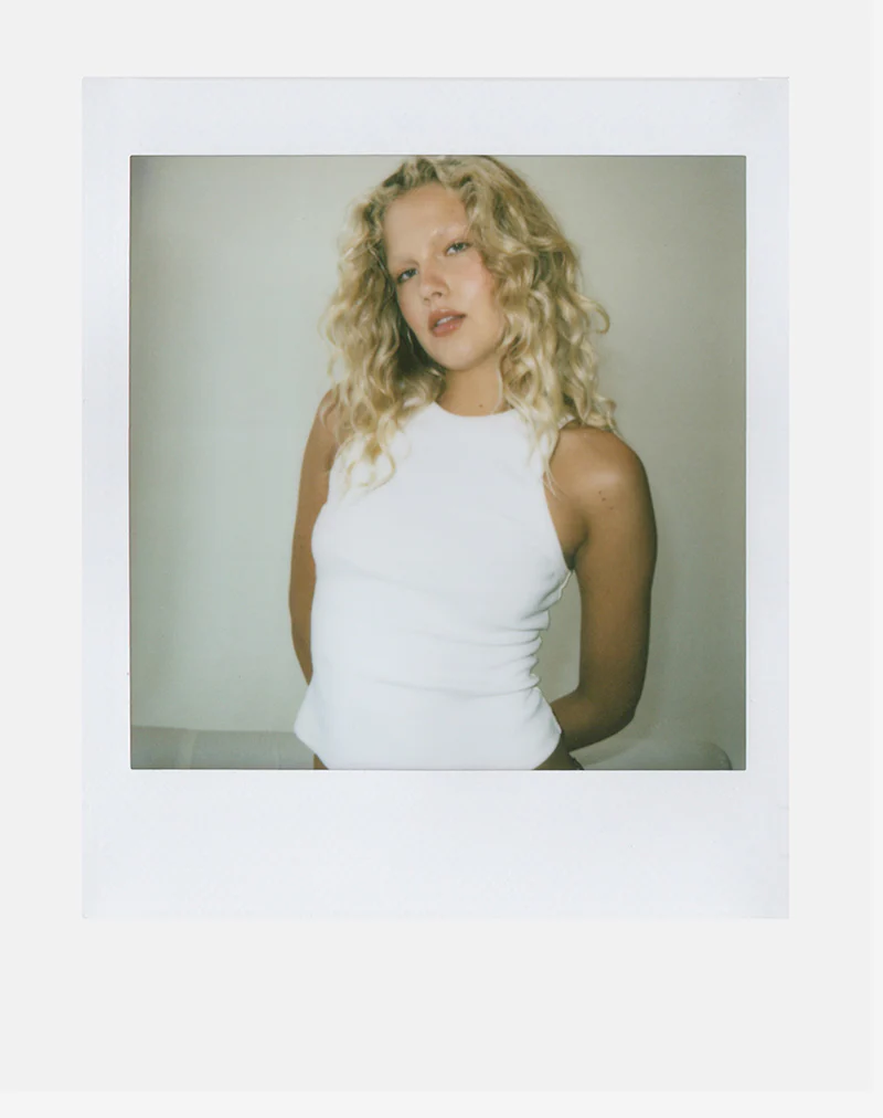 Cariter Racer Vest Top in Ribbed White - Image 6