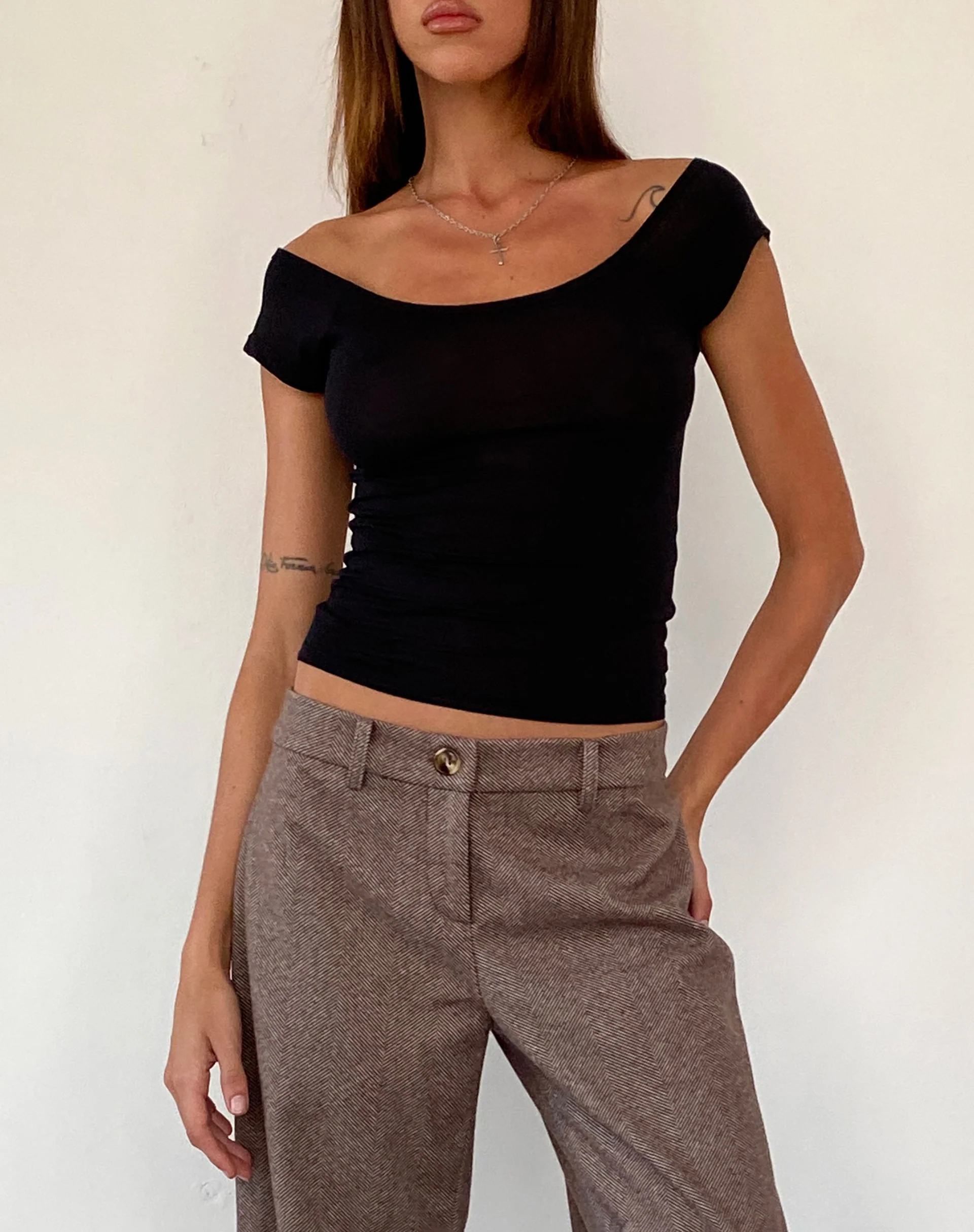 Charya Off The Shoulder Top in Black - Image 2