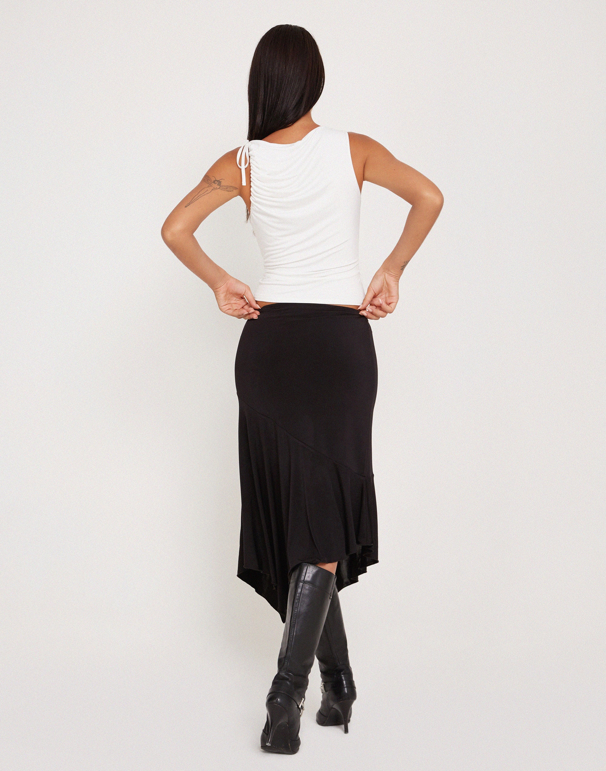 Cinta Low Rise Midi Skirt in Black - Image 5