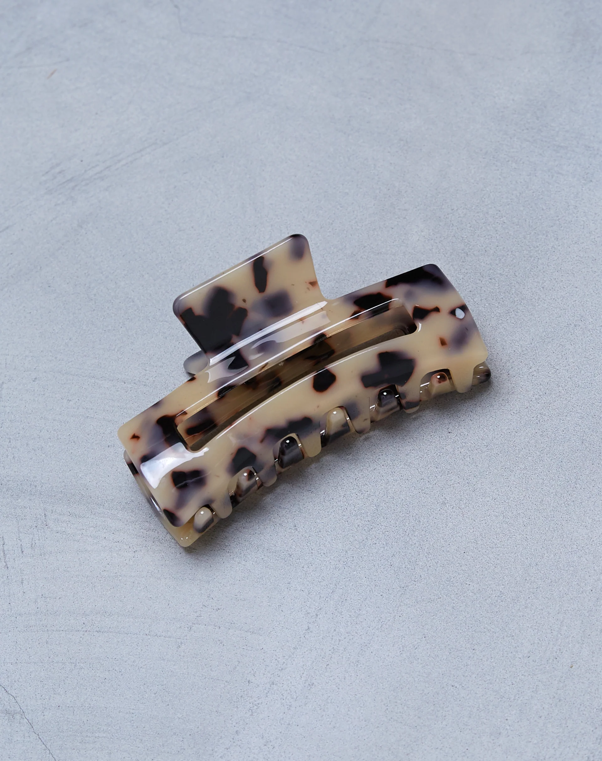 Coria Hair Claw in Tortoise - Image 2