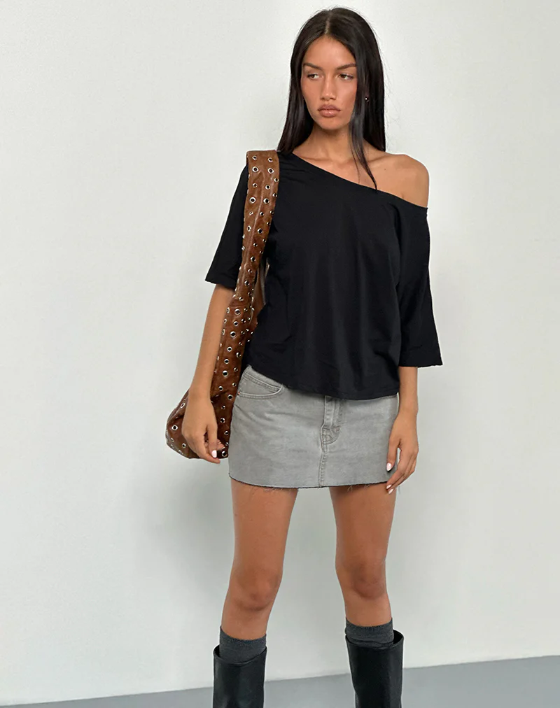 Daman Off-The-Shoulder Basic Top in Black - Image 4