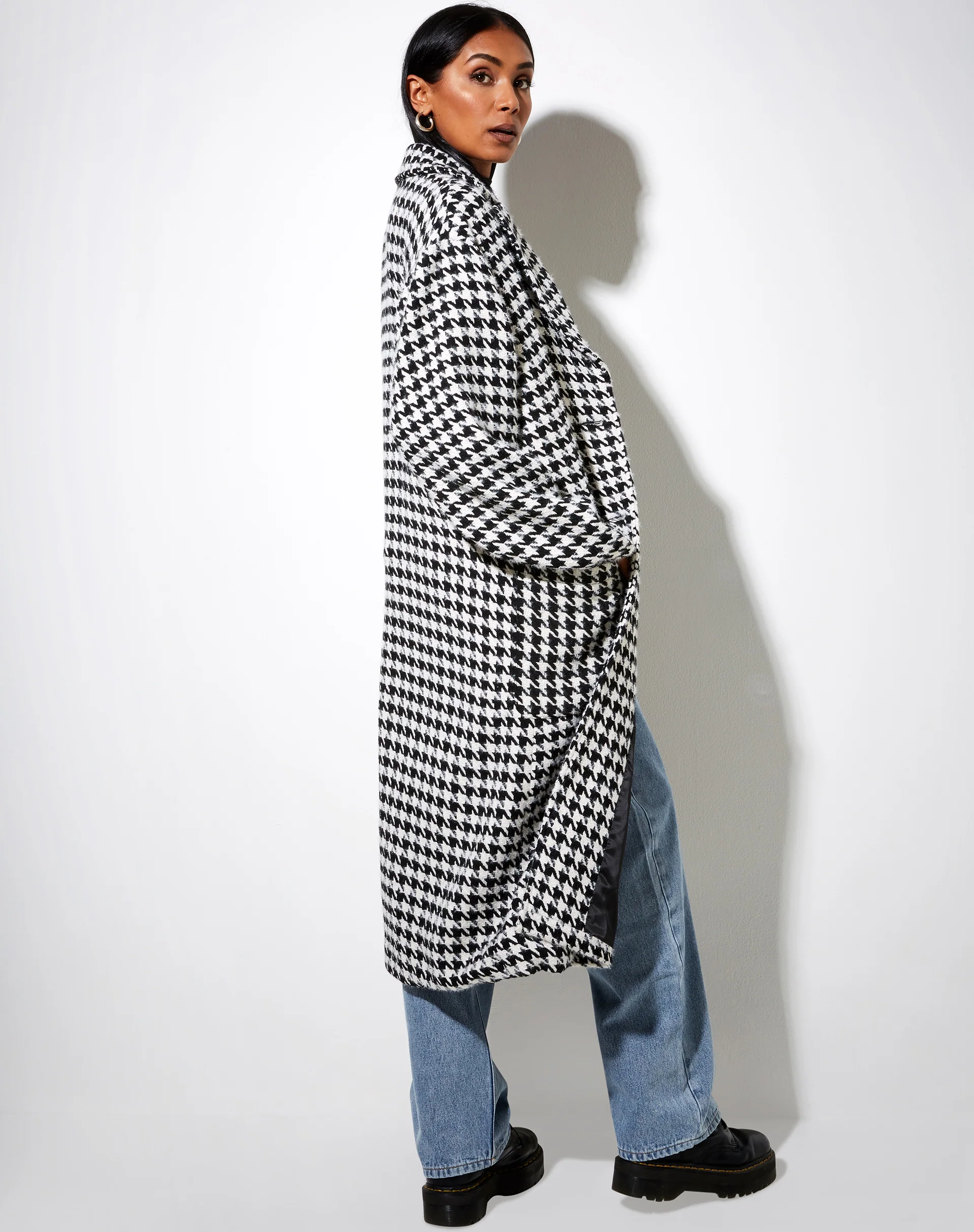 Duster Coat in Houndstooth Black and White - Image 6