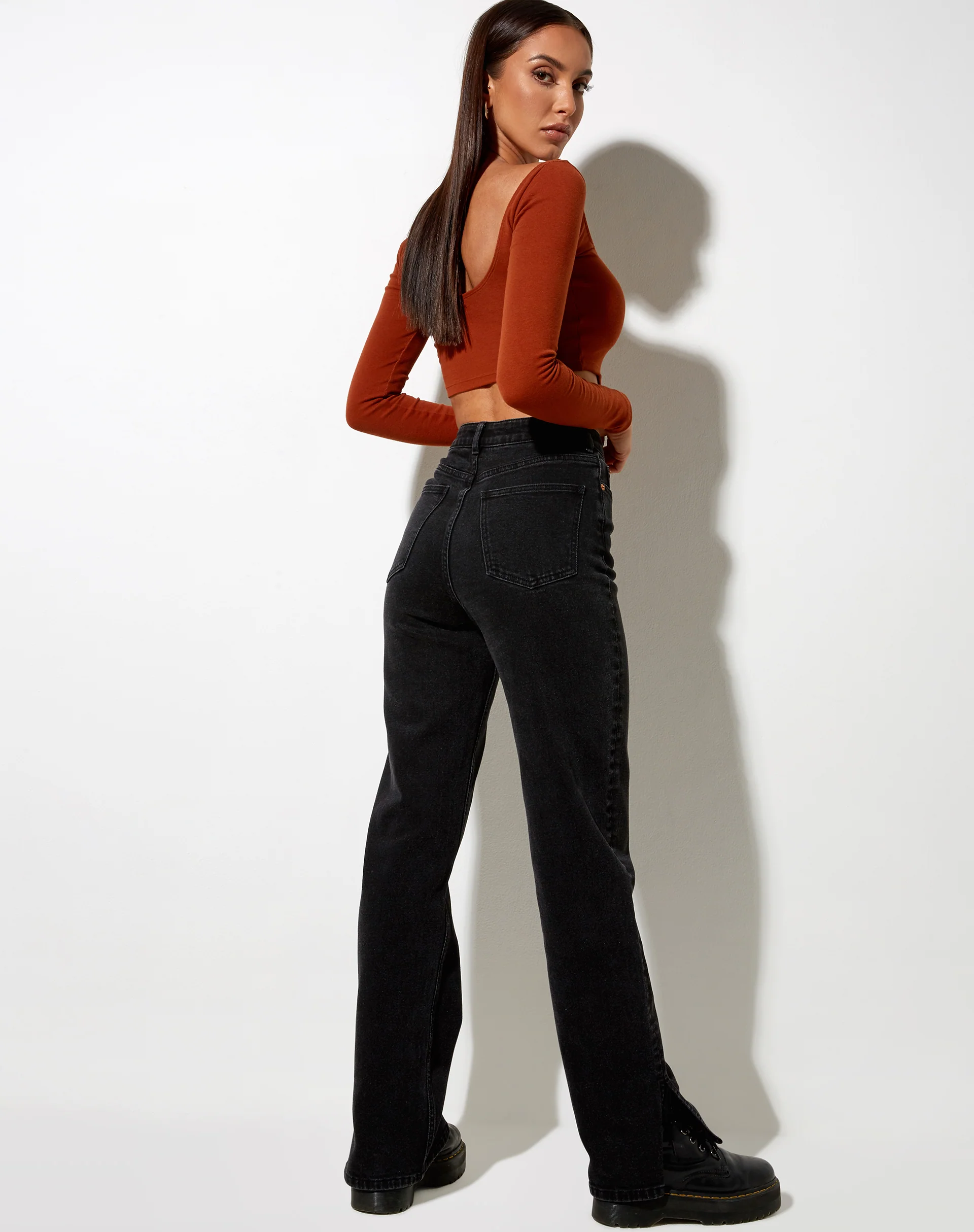 Elcaca Crop Top in Rib Bombay Brown - Image 2