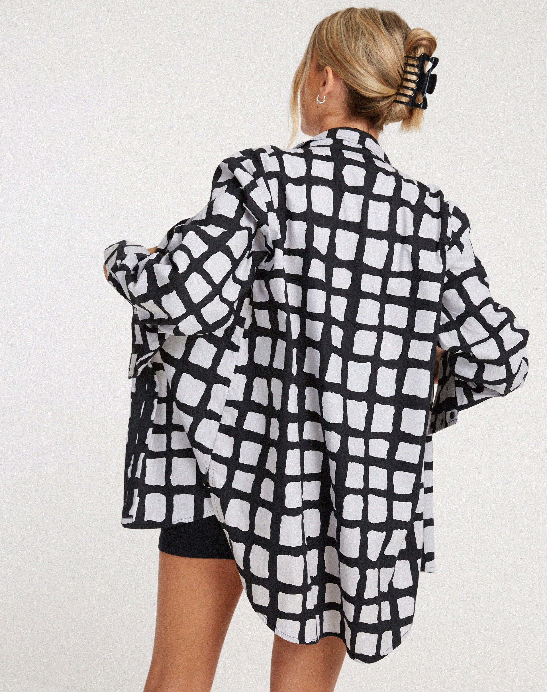 Elm Shirt in Mono Painted Check Black - Image 2