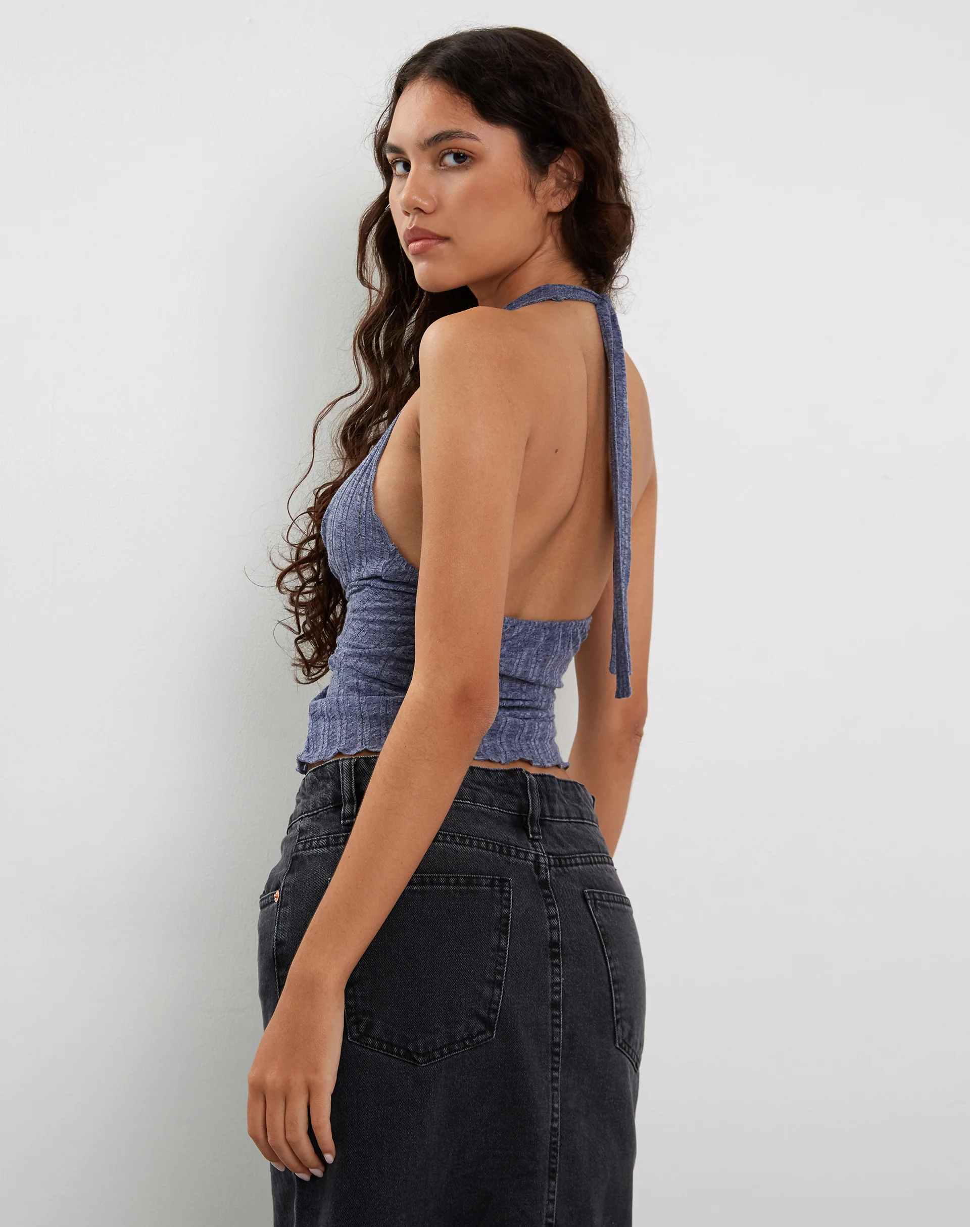 Enzley Knitted Halterneck Top in Navy - Image 2