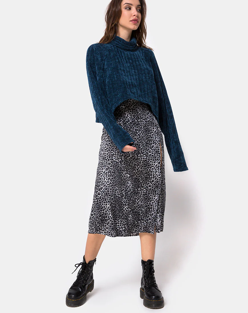 Evie Cropped Sweatshirt in Chenille Blue - Image 3