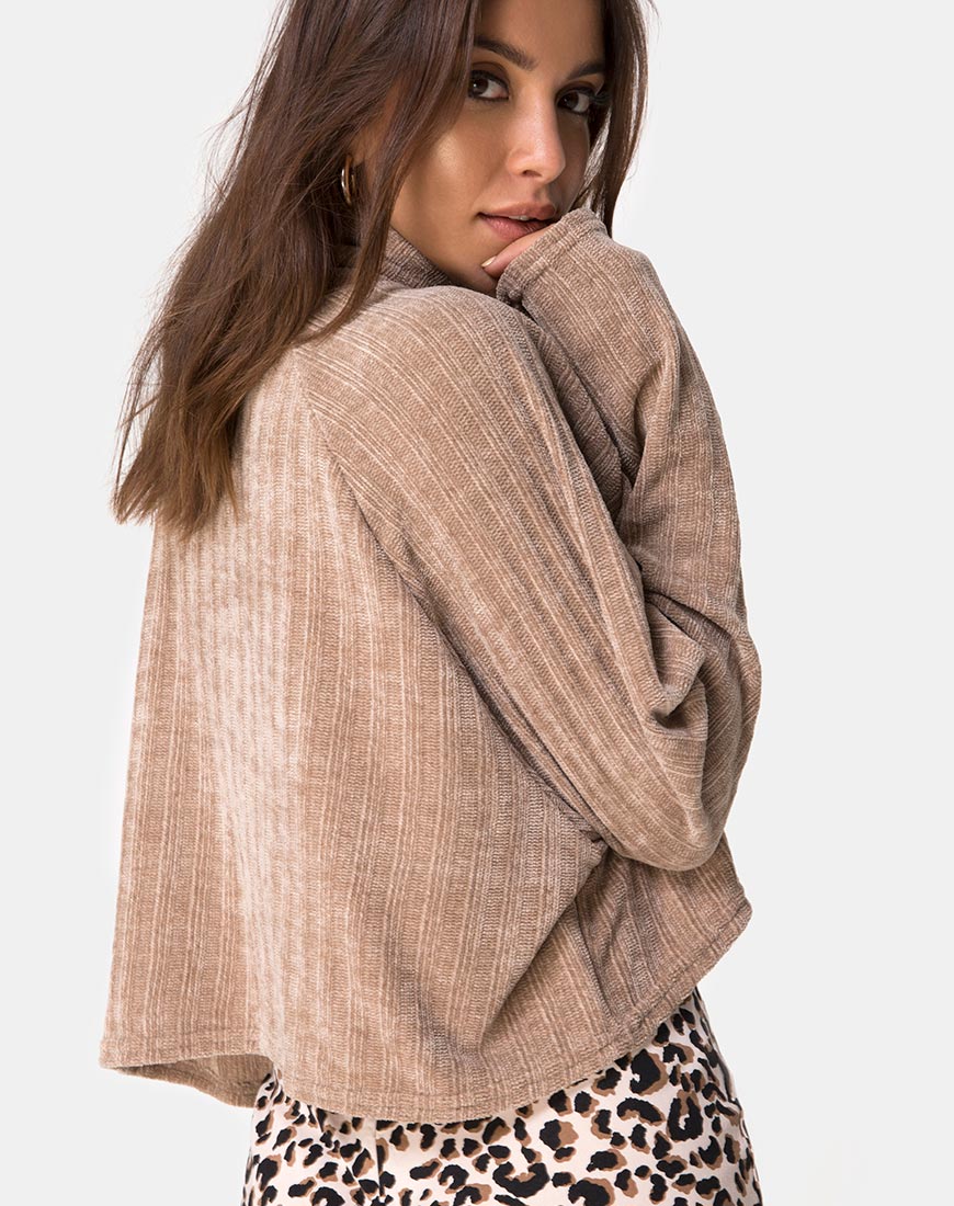 Evie Cropped Sweatshirt in Chenille Tan - Image 4