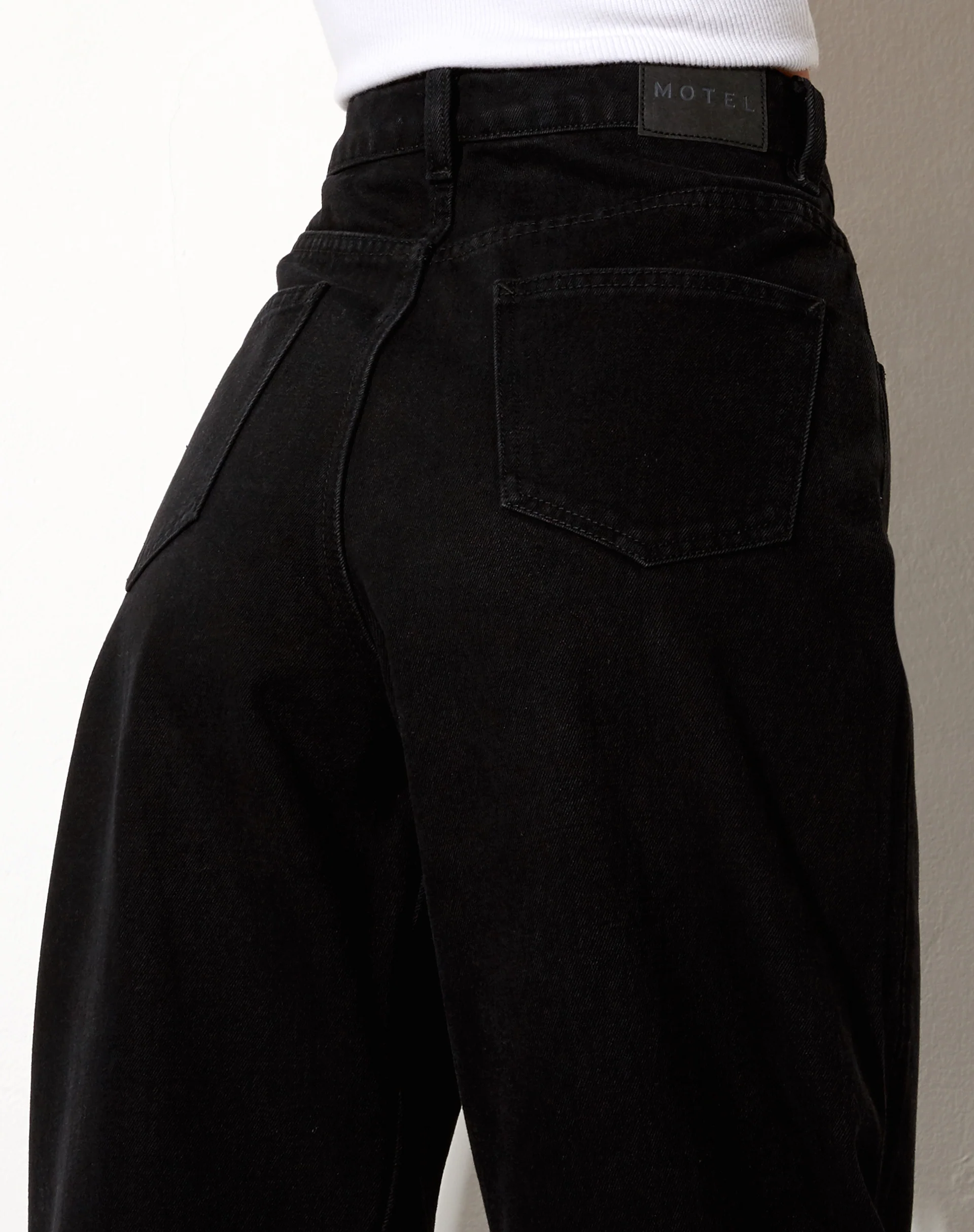 Exposed Button Parallel Jeans in Black Wash - Image 6