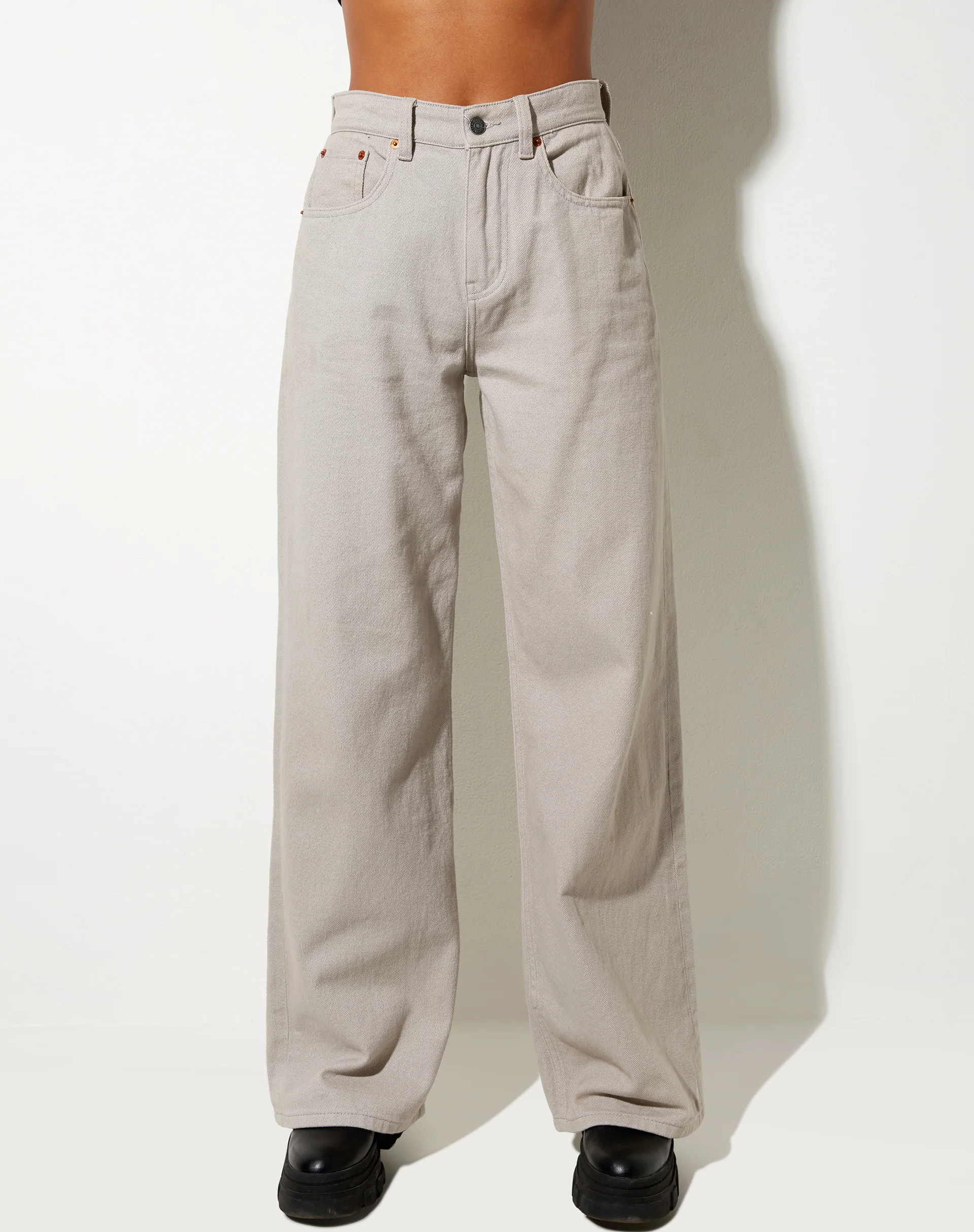 Extra Wide Jeans in Moonstruck - Image 4