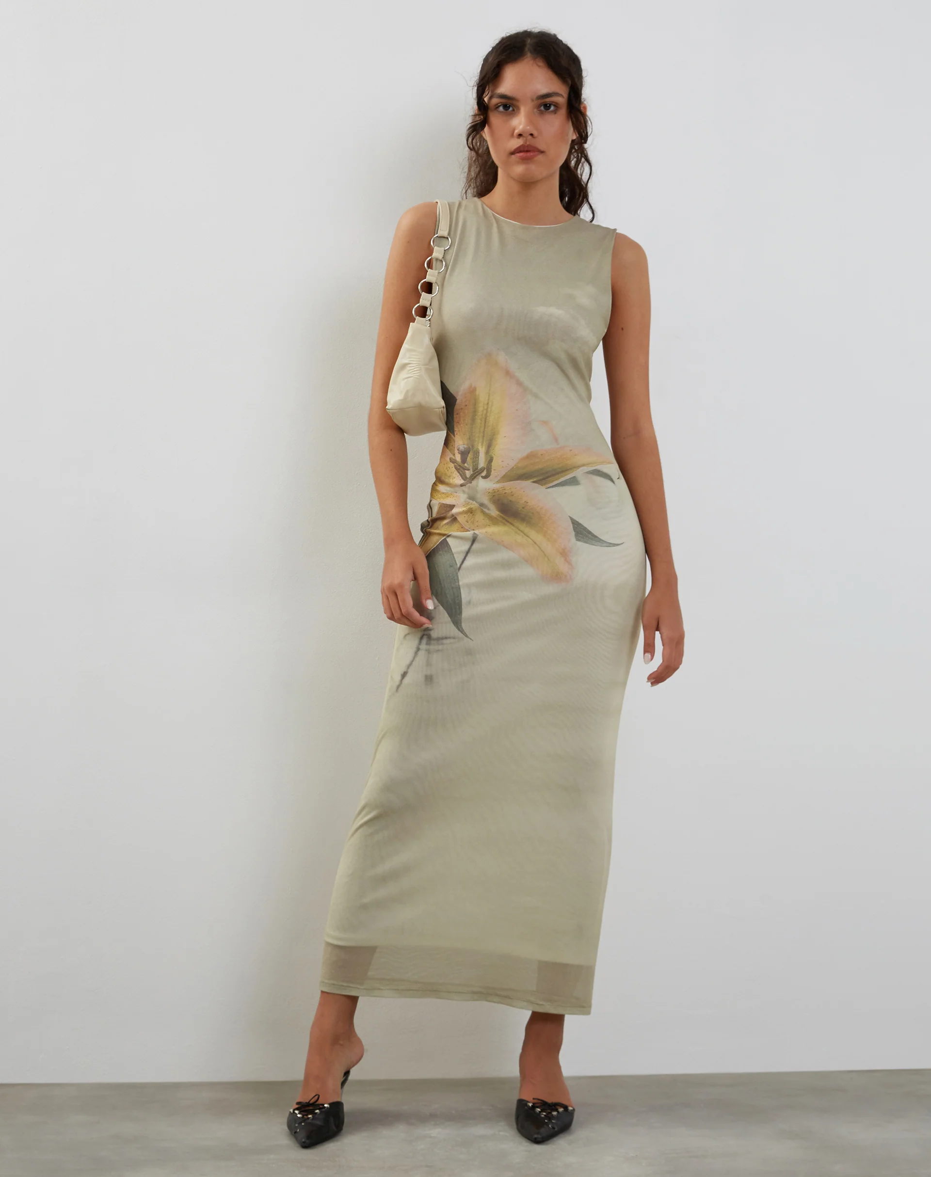 Fayola Printed Maxi Dress in Yellow Lily Print - Image 2