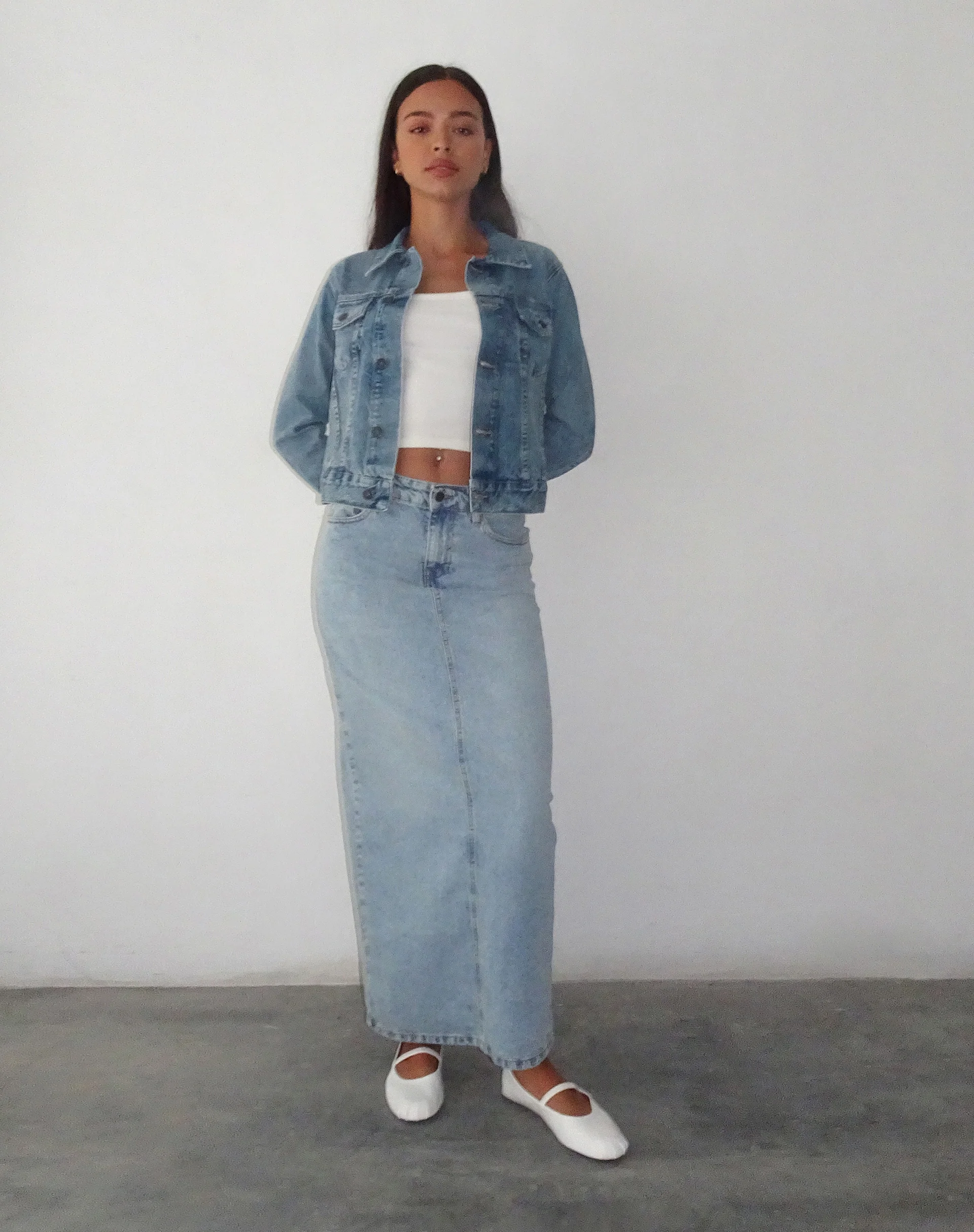 Fitted Denim Jacket in Blue Wash - Image 3