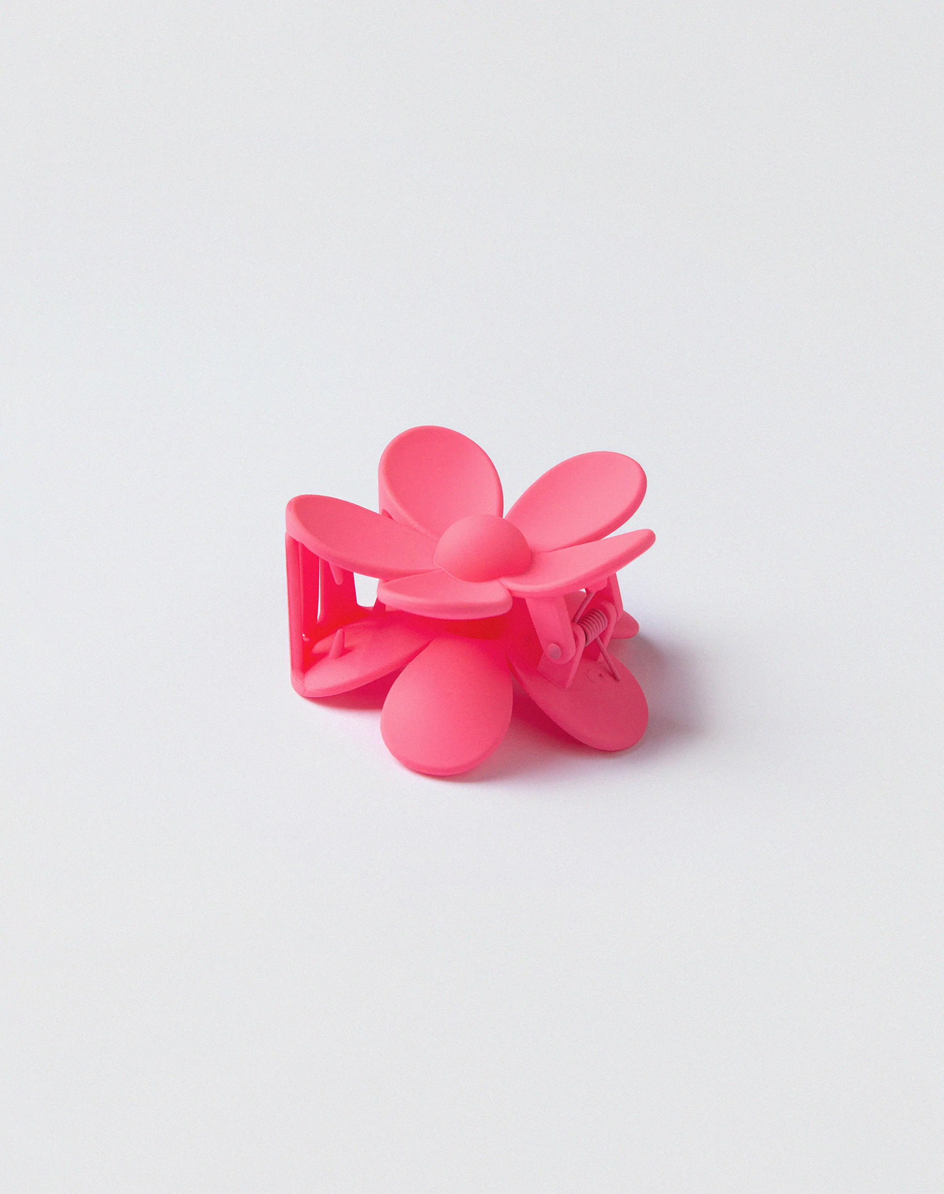 Flower Hair Claw in Pink - Image 2
