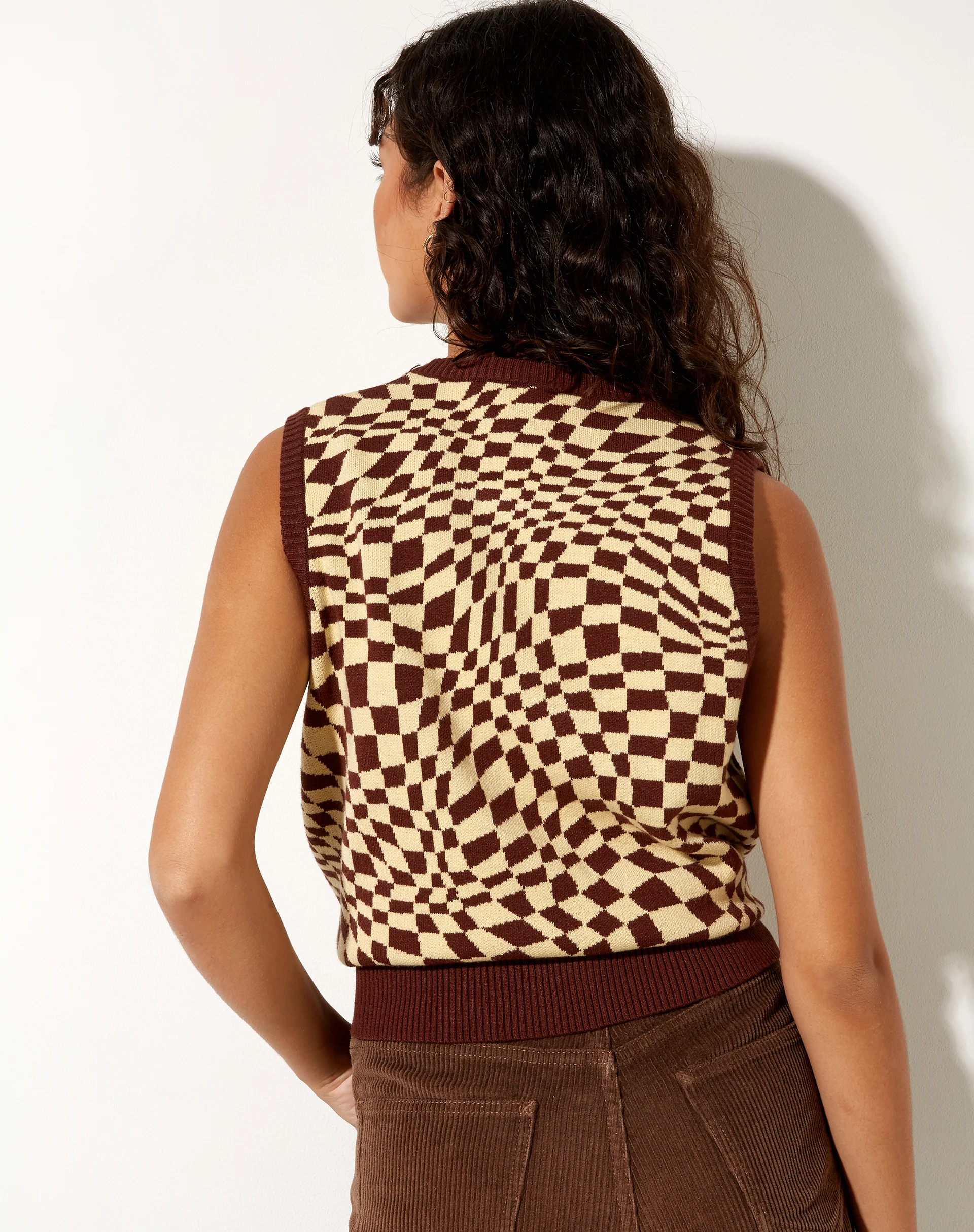 Gaira Vest Top in Knit Square Flag Coffee Quartz - Image 3