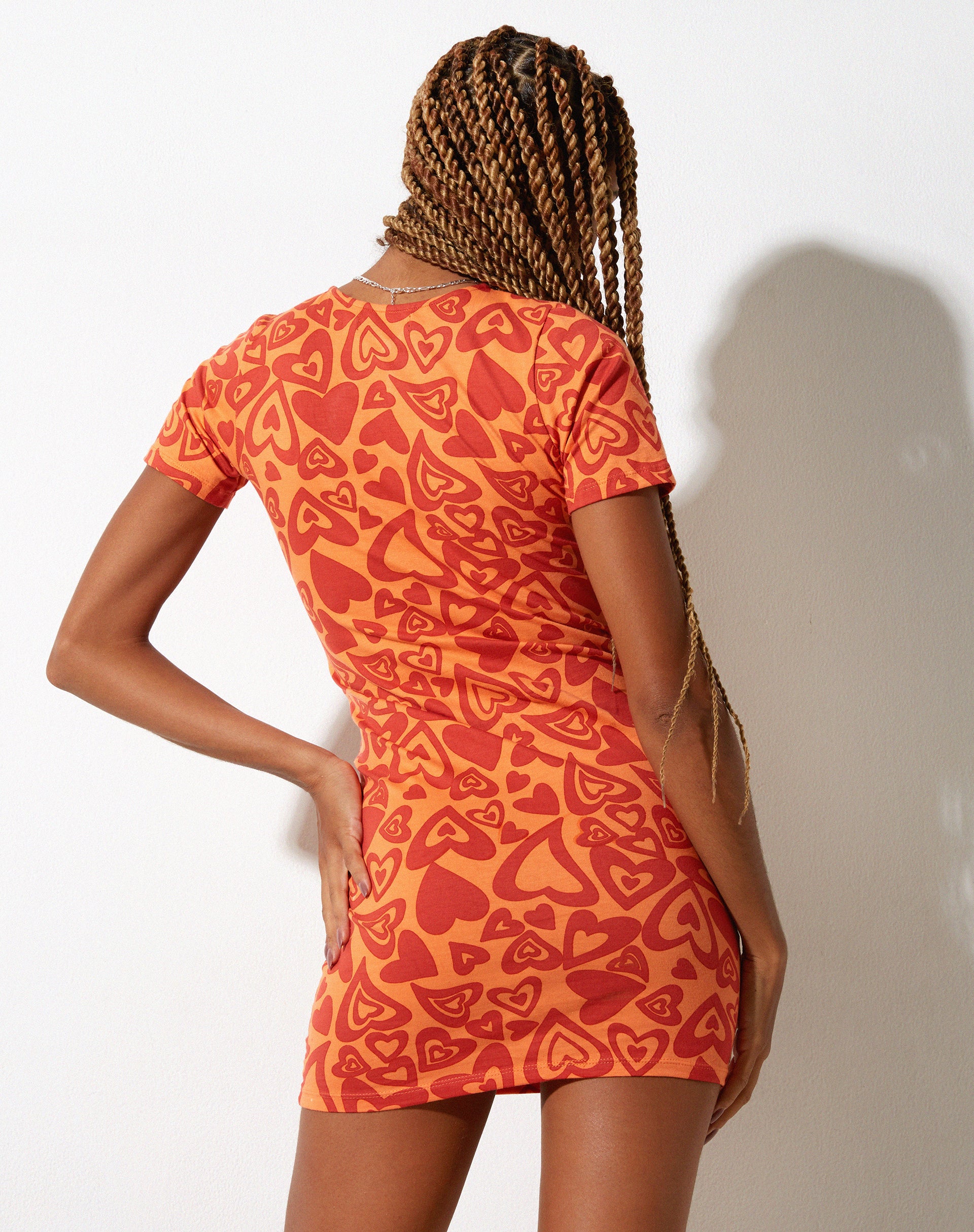 Gelis Short Sleeve Mini Dress in Retro Heart Orange - Image 2