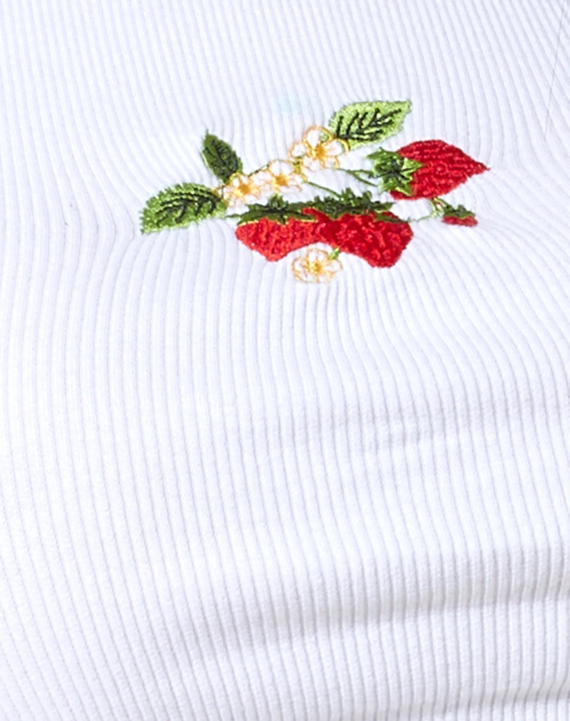 Givas Crop Top in White Strawberry Embro - Image 5