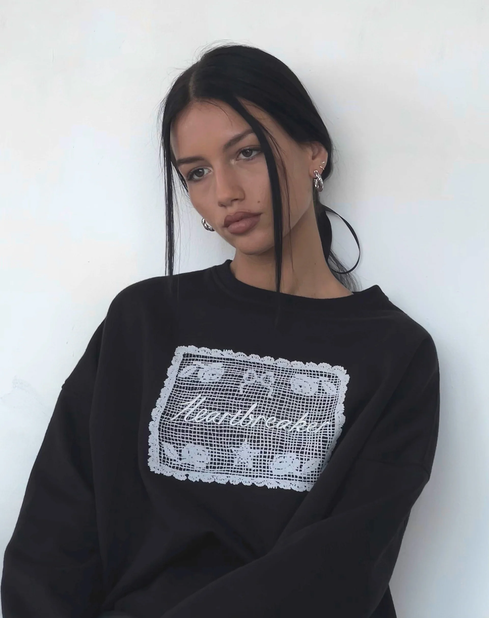 Glo Oversized Sweatshirt in Black with Heartbreaker Graphic - Image 2