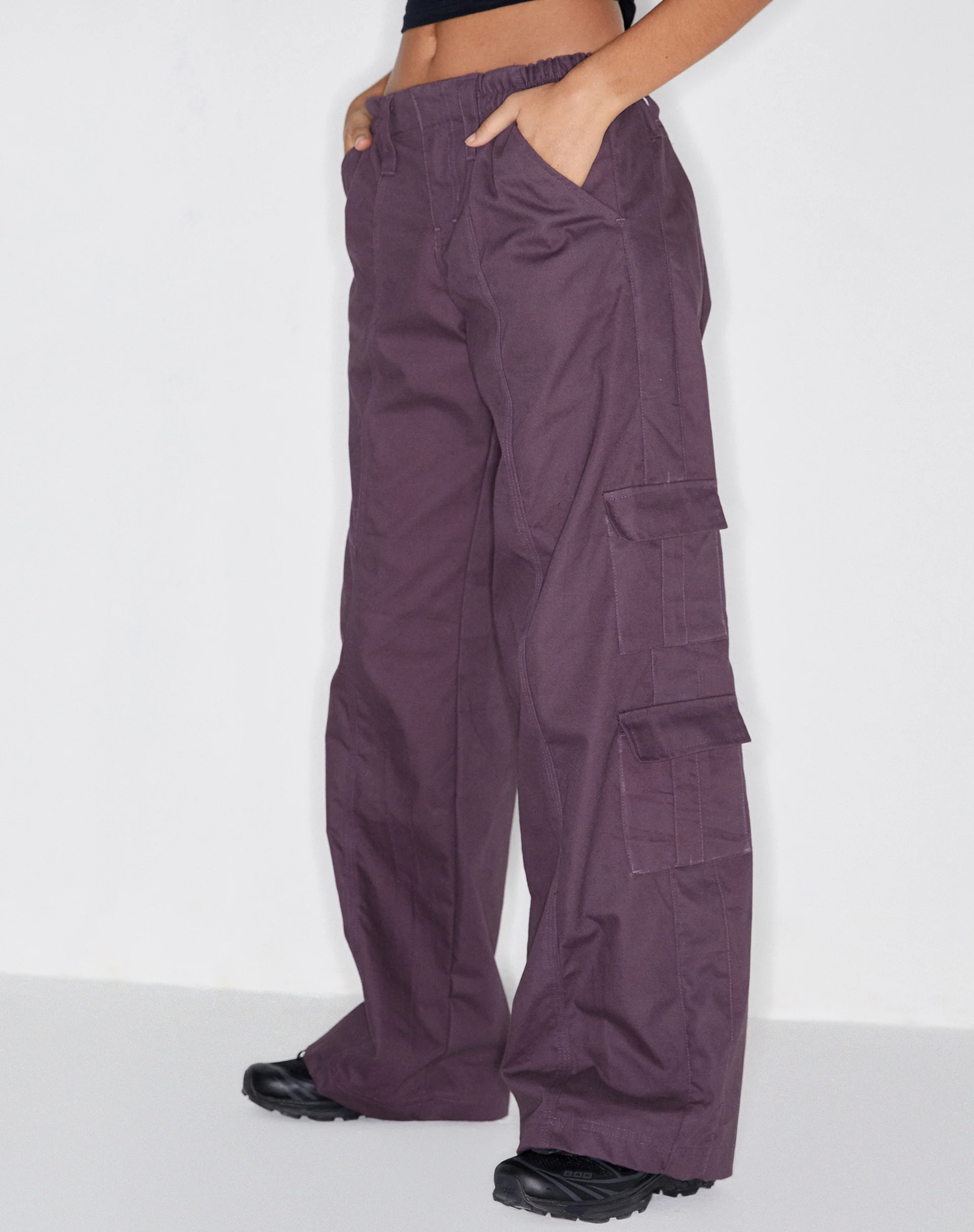 Hansa Cargo Trouser in Panama Dark Purple - Image 2