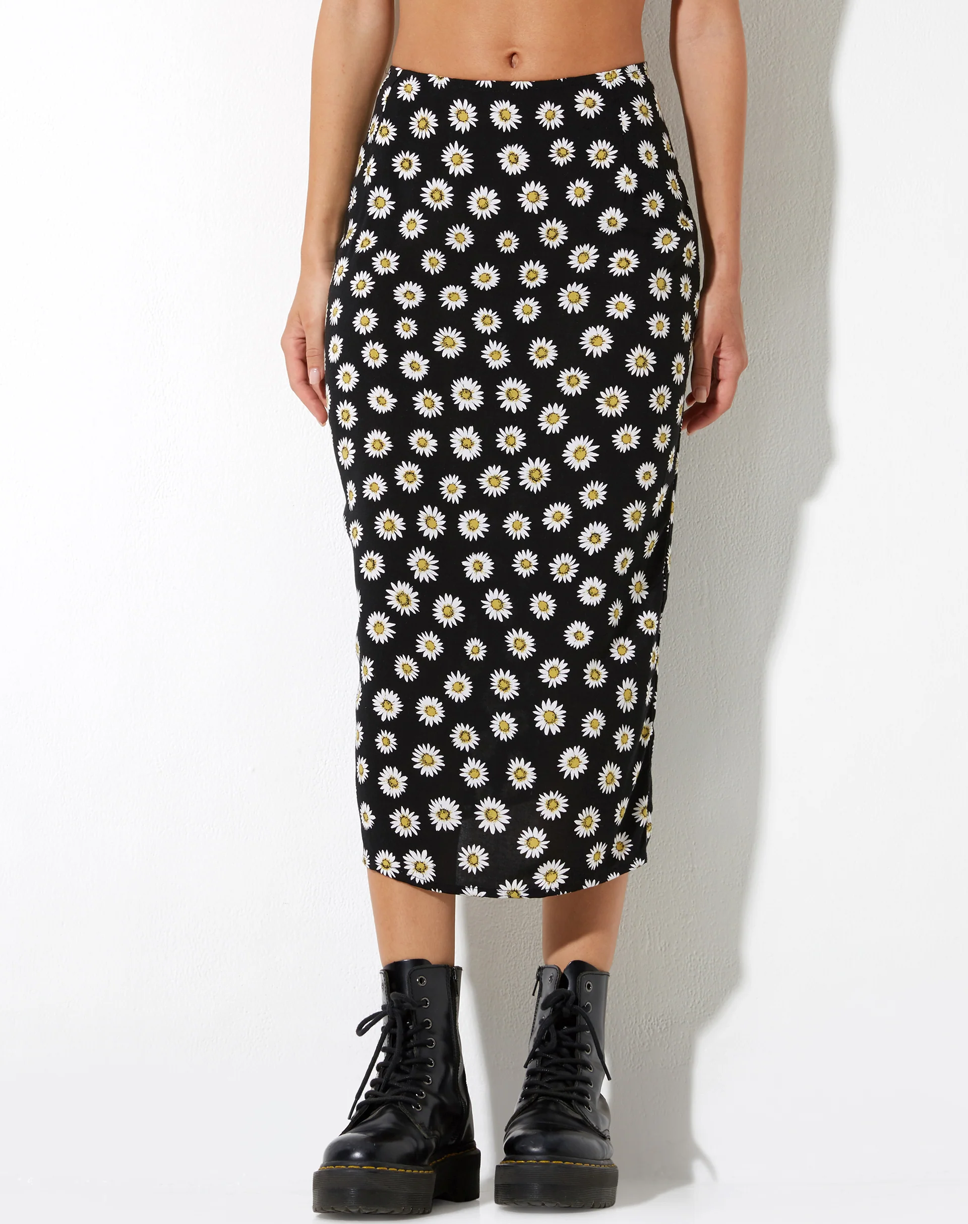 Harriet Midi Skirt in Grunge Daisy Black - Image 3