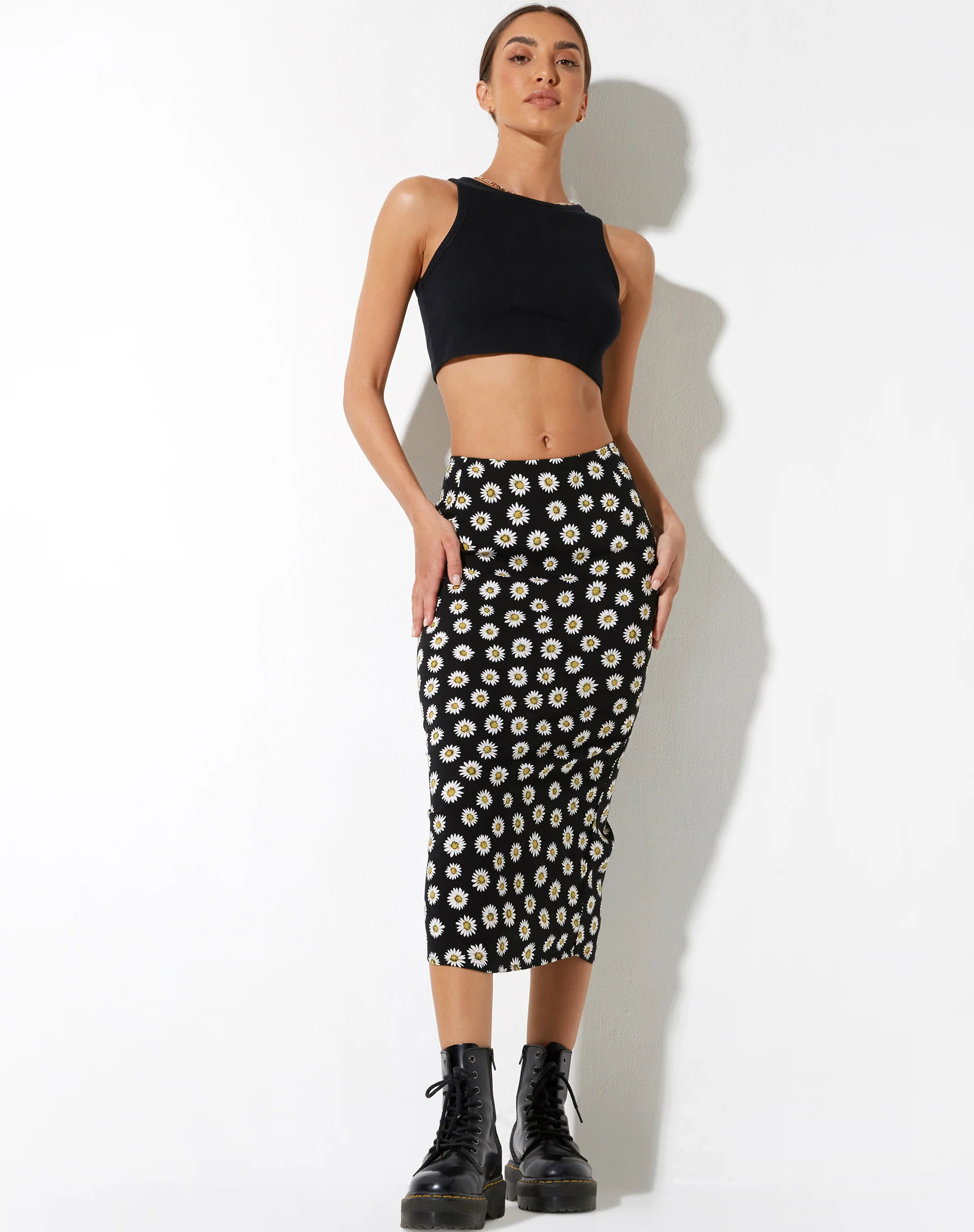 Harriet Midi Skirt in Grunge Daisy Black - Image 4