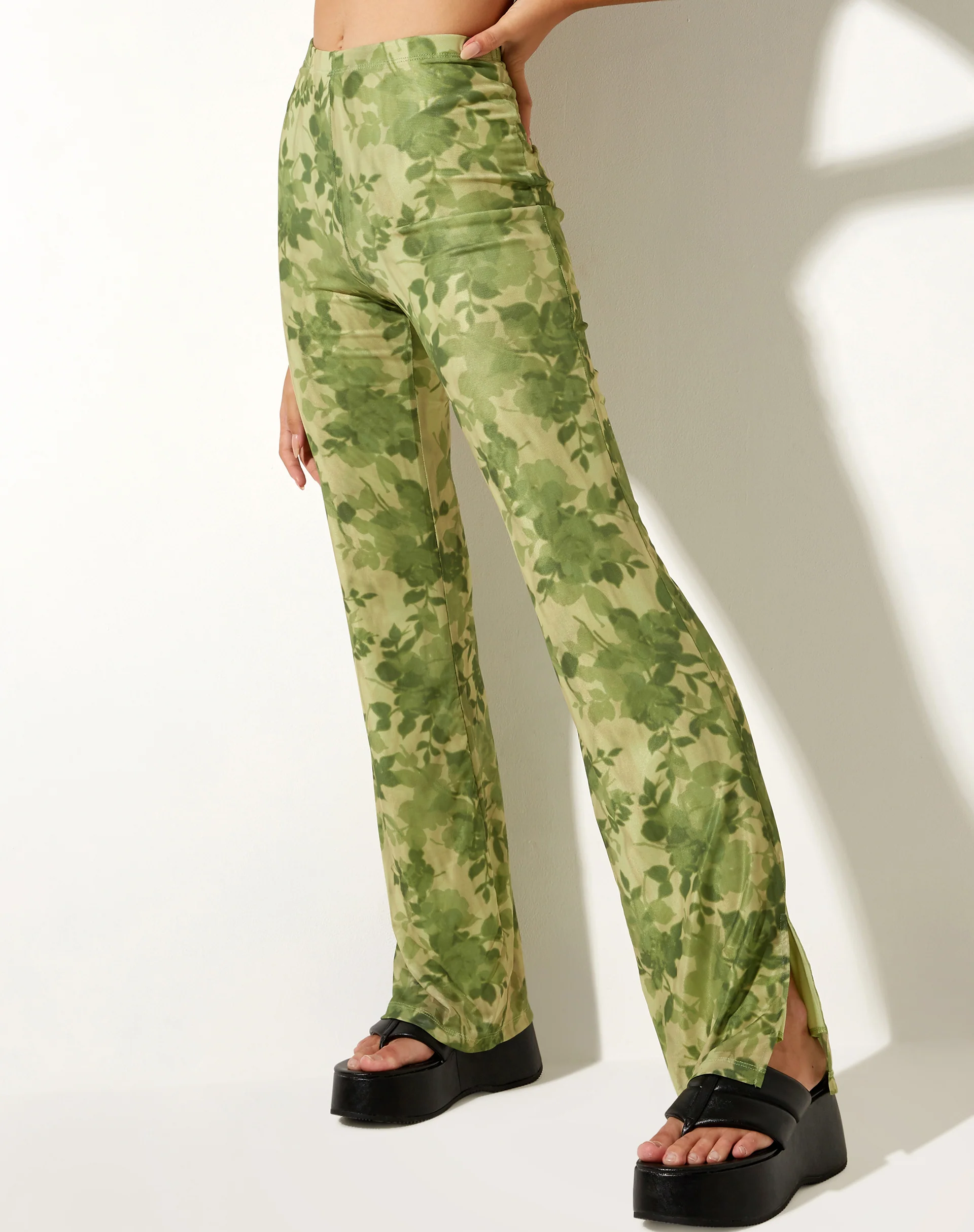 Heny Flare Trouser in Blurred Floral - Image 3