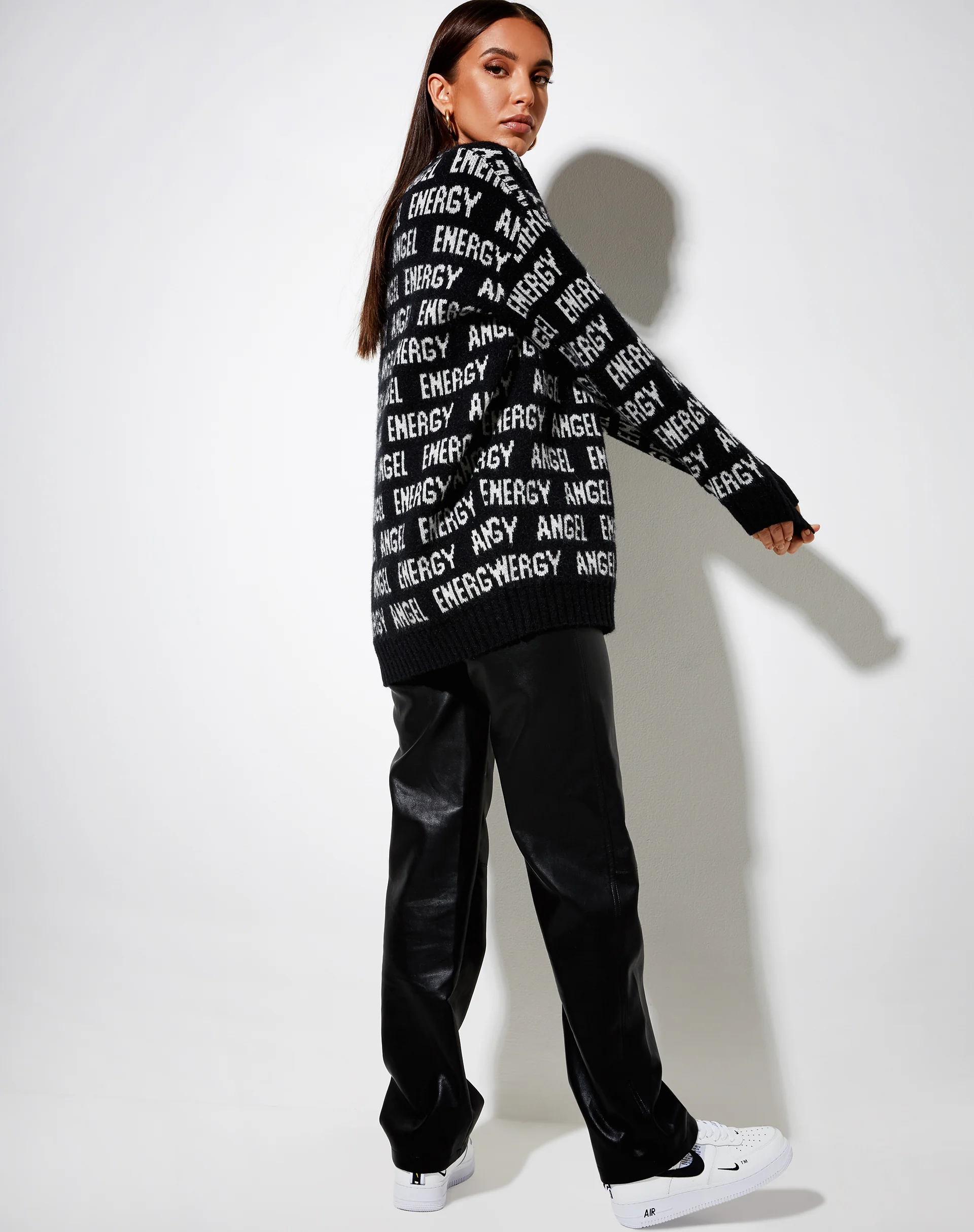 Iskov Jumper in Black with Ivory Angel Energy - Image 5