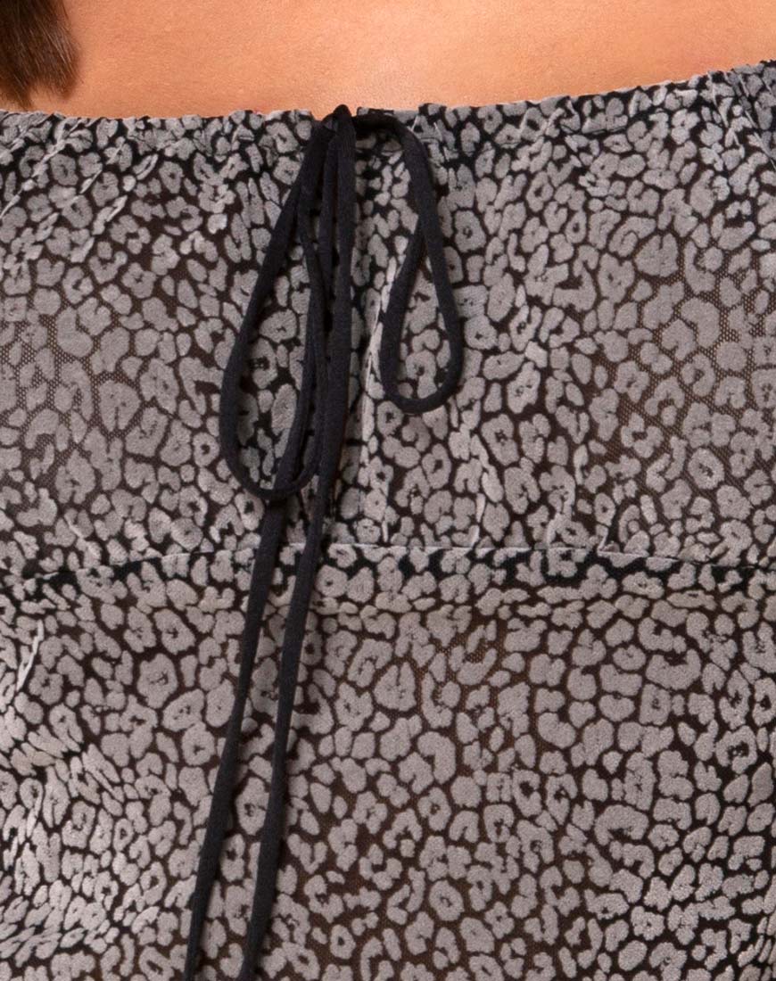 Janina Top in Ditsy Leopard Grey Flock - Image 5
