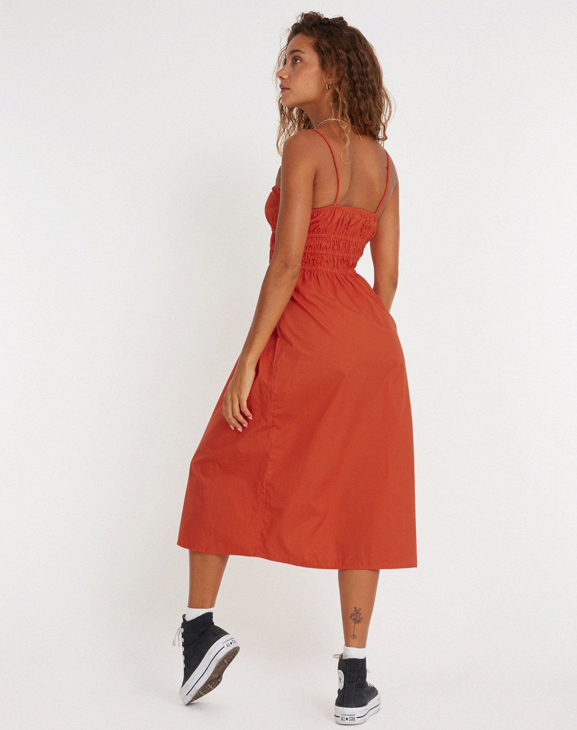 Jayko Midi Dress in Orange - Image 2