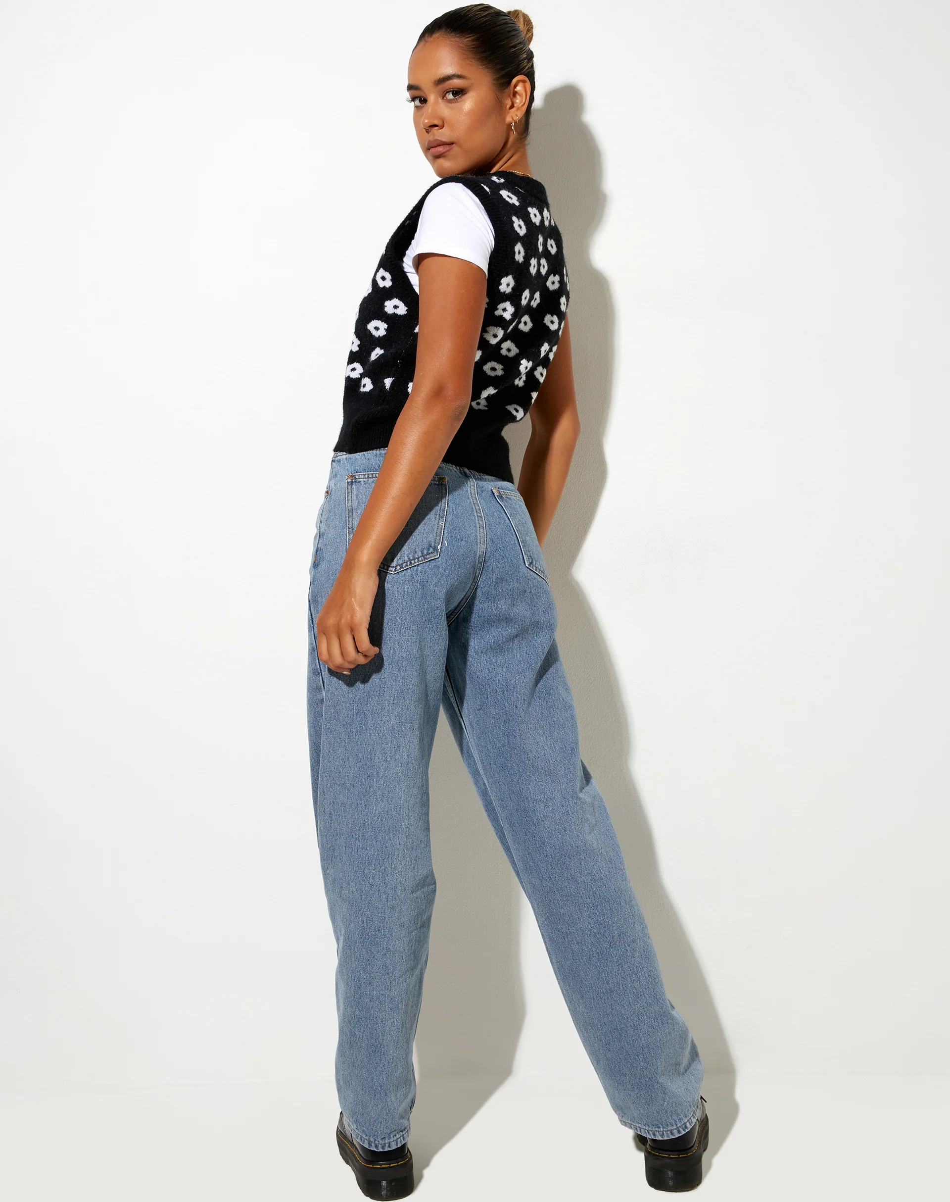 Joker Vest Top in Knit Black Daisy White - Image 6