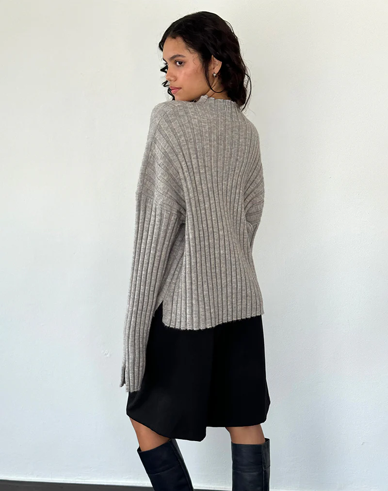 Judah Oversized Chunky Rib Knit Jumper in Light Grey - Image 4
