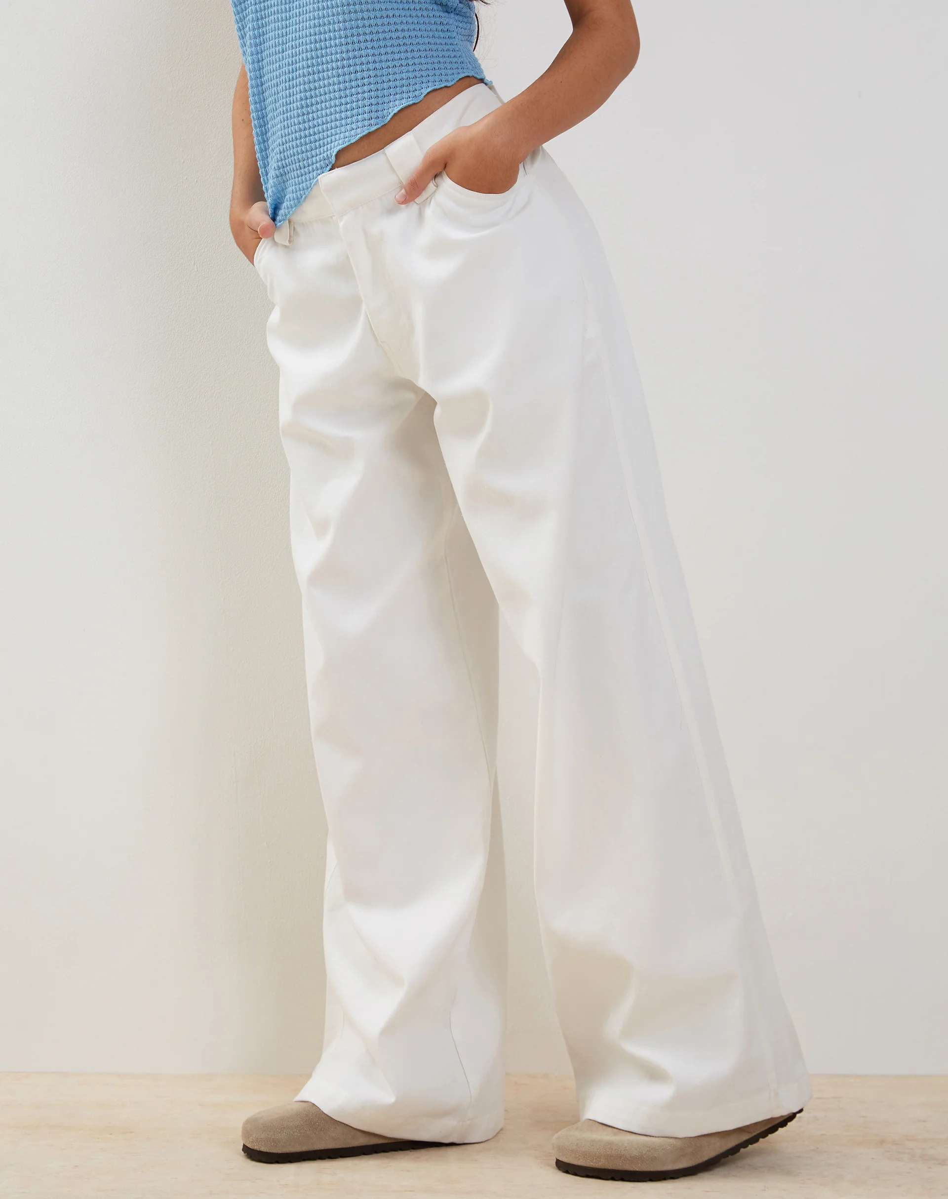 Kaomy Wide Leg Trouser in White - Image 2
