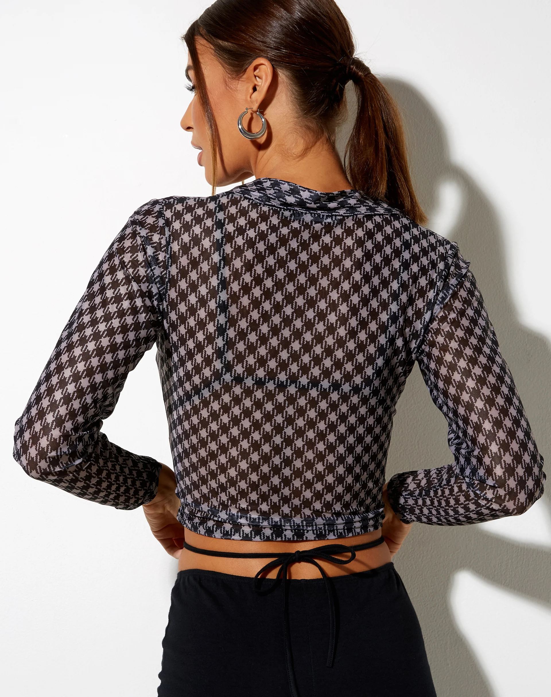 Kelly Shirt in Mesh Diagonal Dogtooth Black and Tan - Image 5