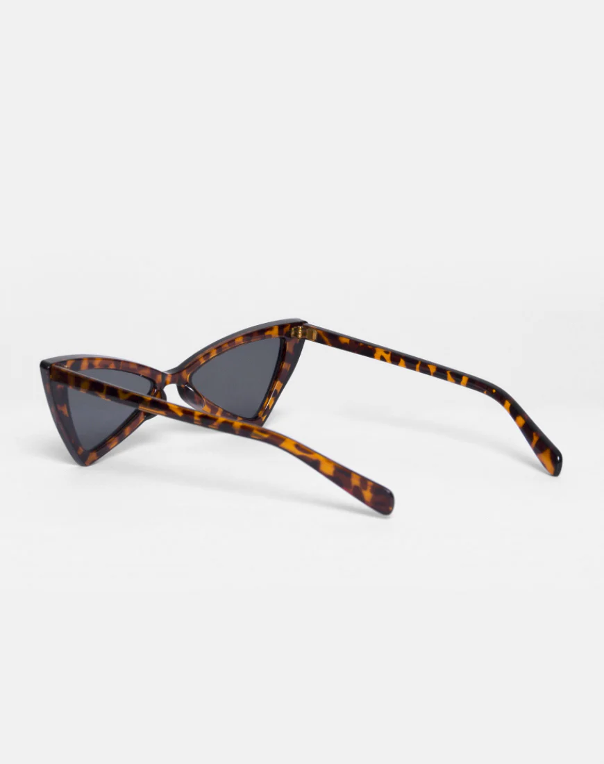 Khris Sunglasses in Leopard - Image 2