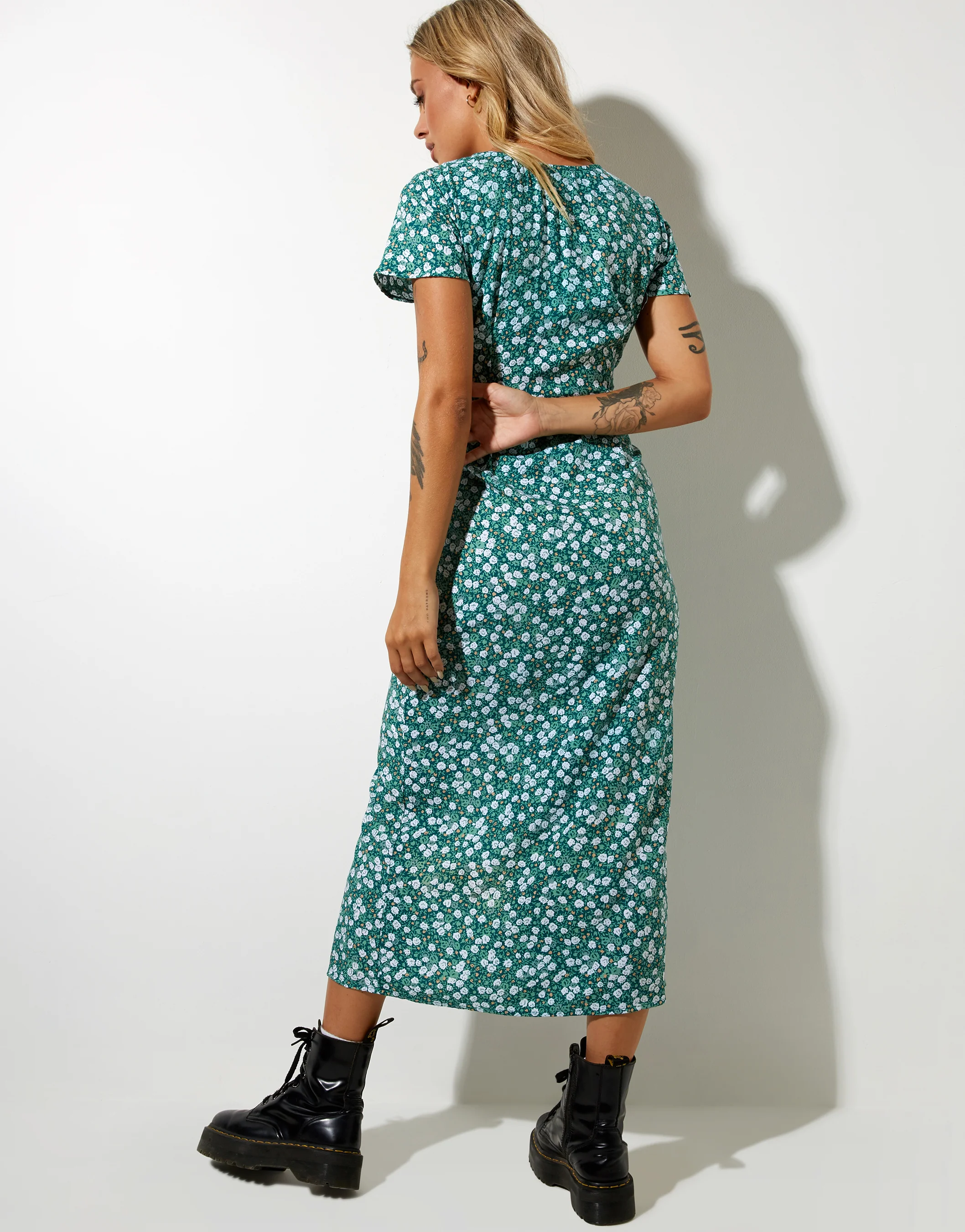 Larin Midi Dress in Floral Field Green - Image 5