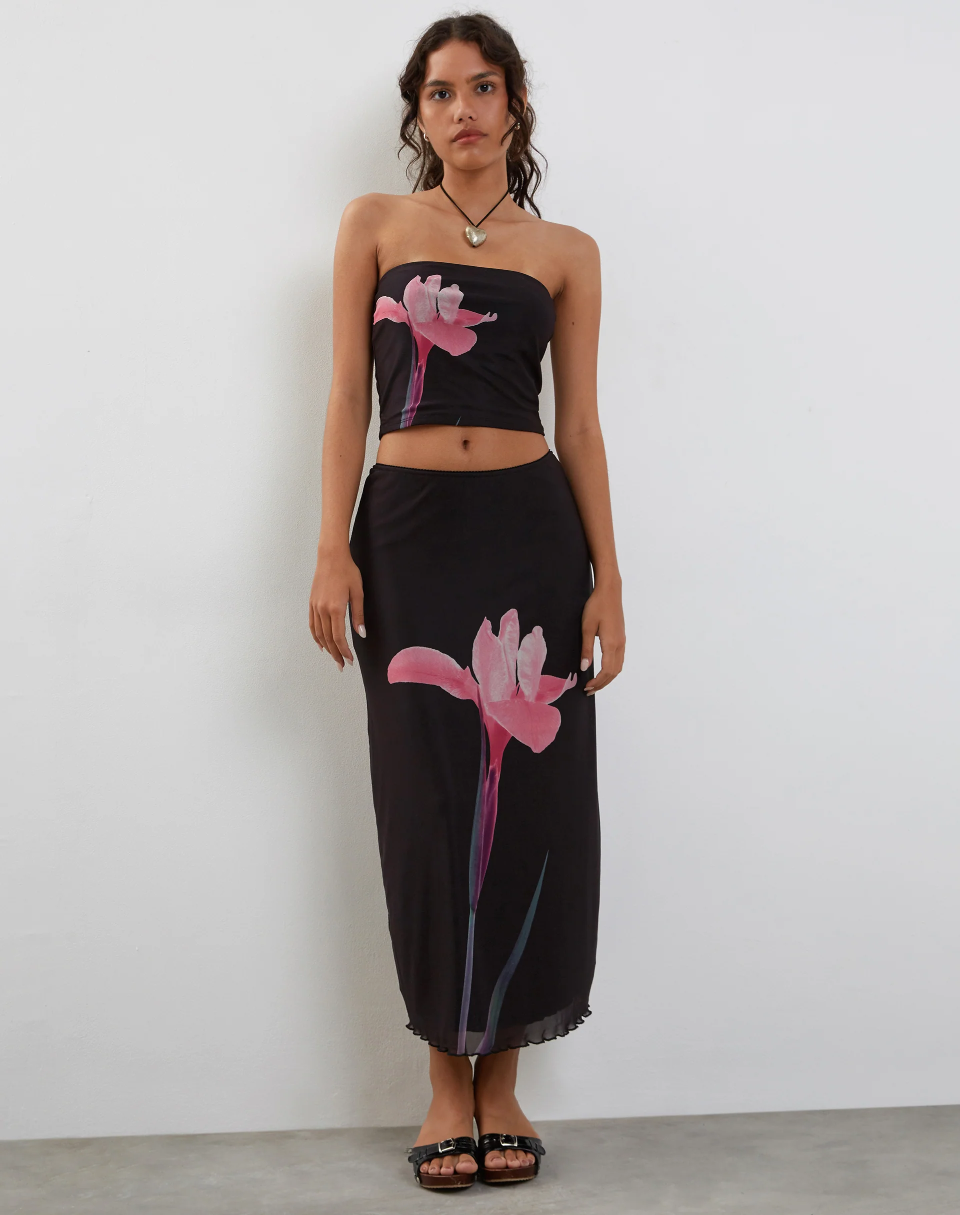 Lassie Midi Skirt in Black with Pink Flower Placement - Image 2