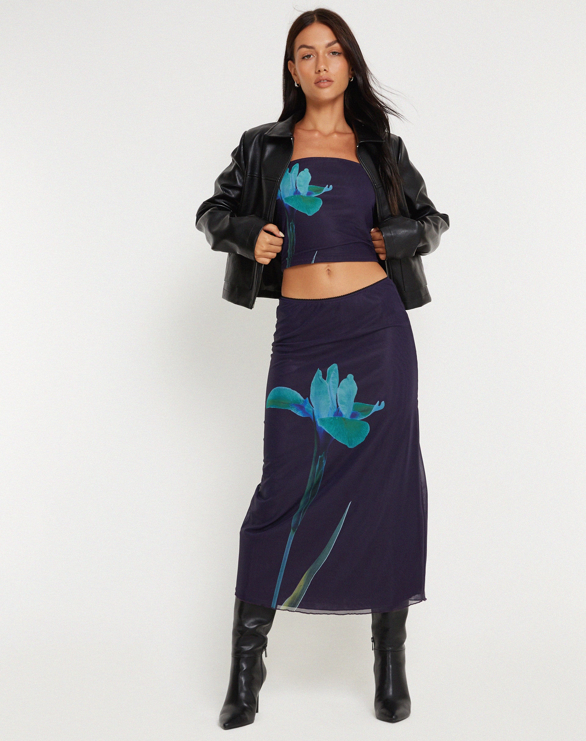 Lassie Midi Skirt in Navy Placement Flower - Image 4