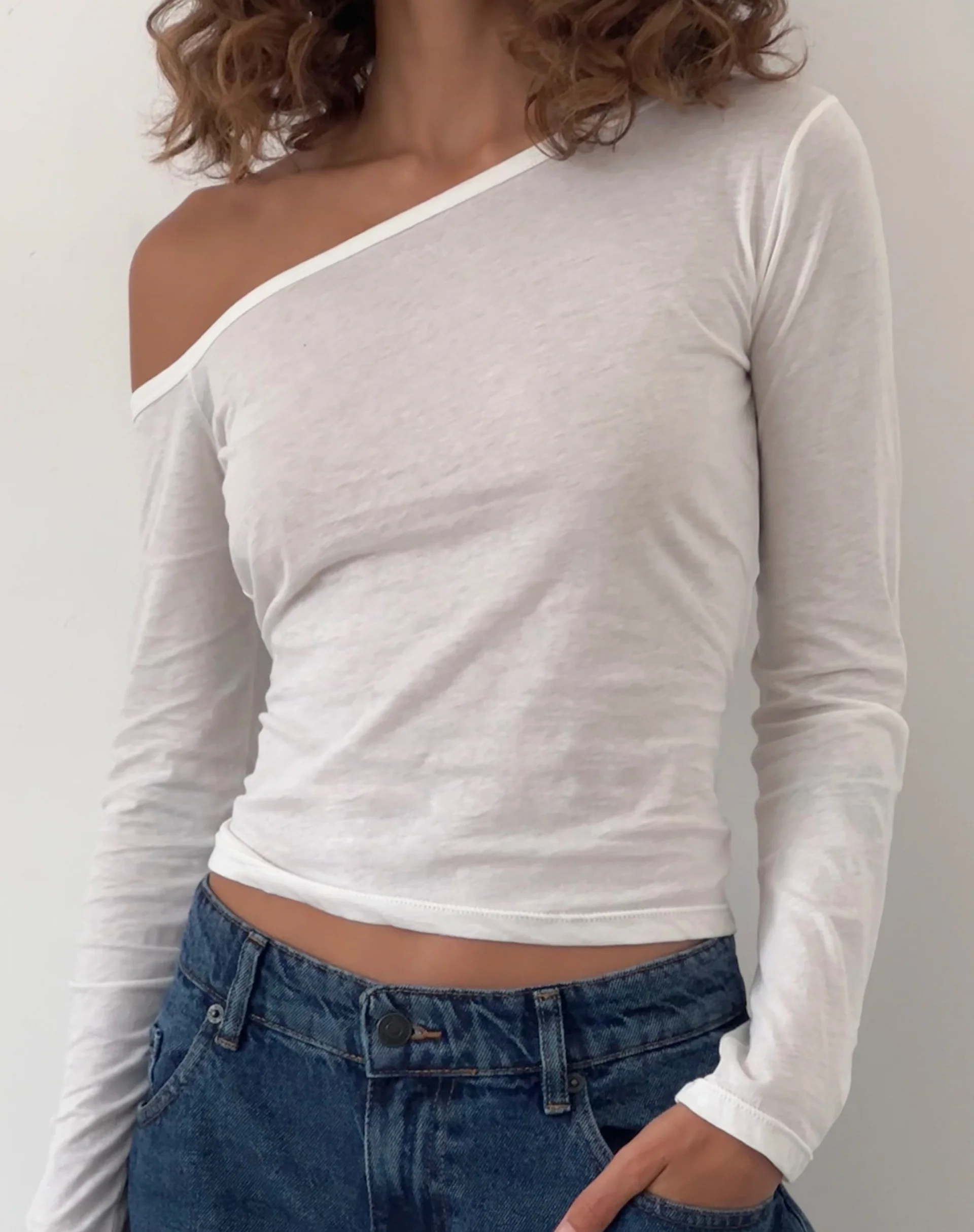 Ledez Asymmetric Slouchy Top in White Tissue Jersey - Image 3