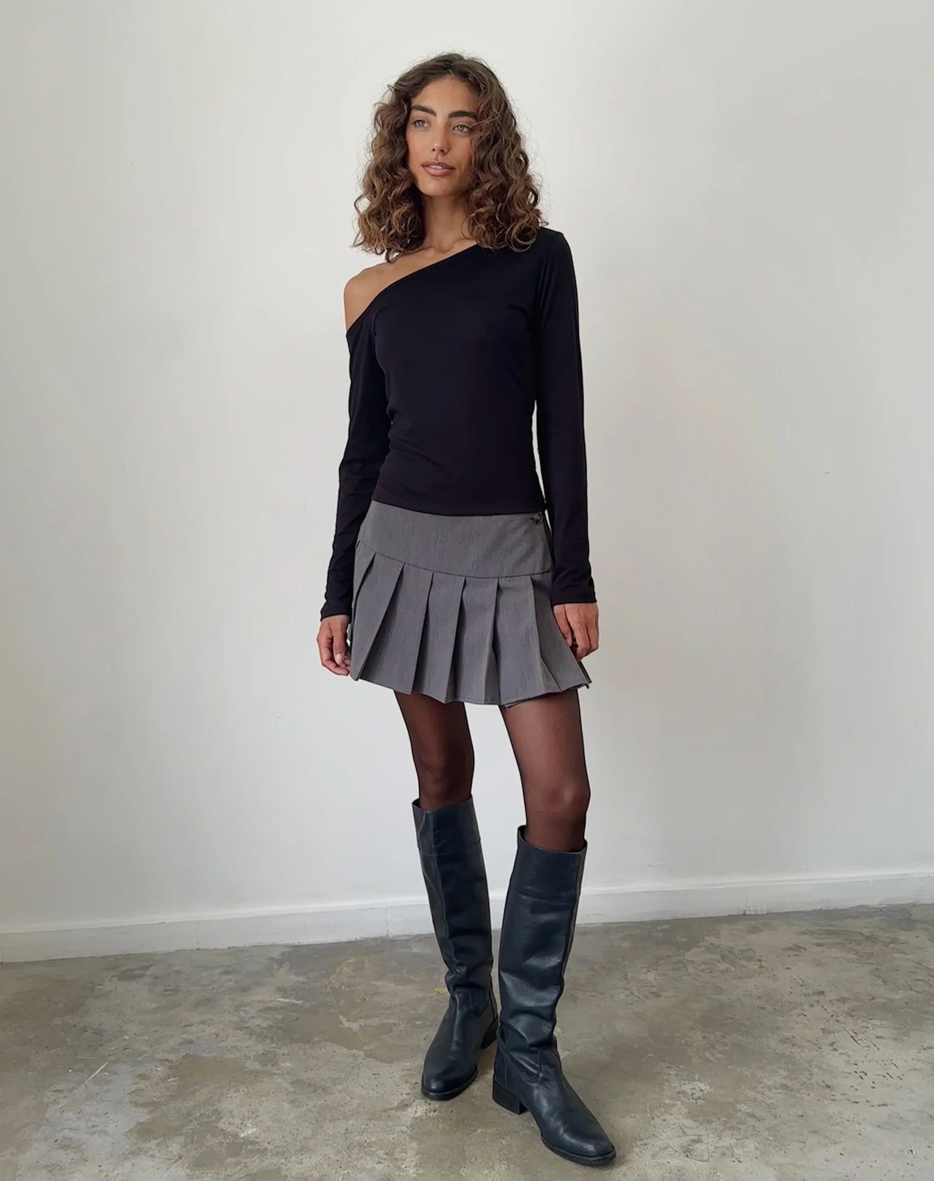 Ledez Asymmetrical Slouchy Top in Black Tissue Jersey - Image 3