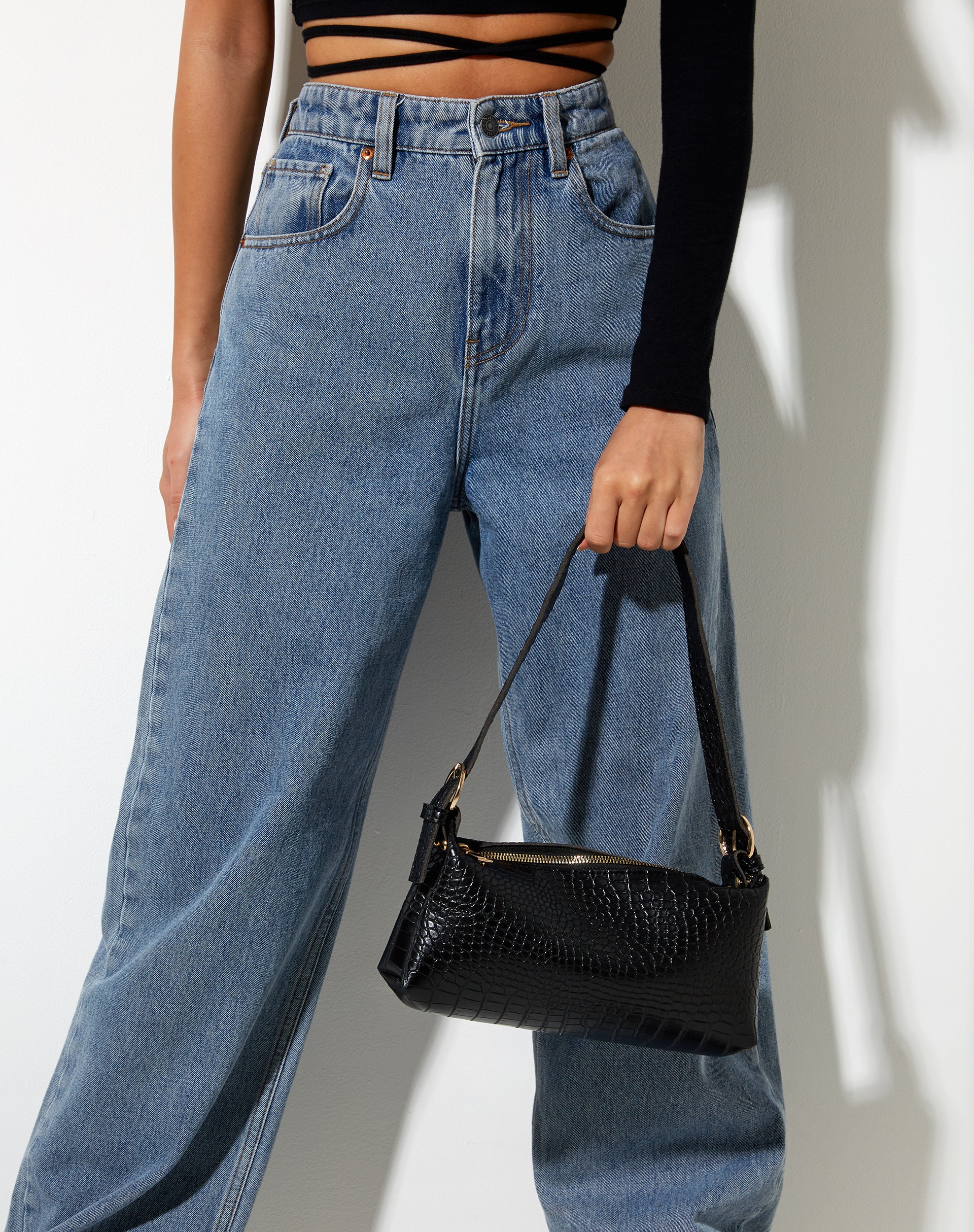Leila Shoulder Bag in Black - Image 2