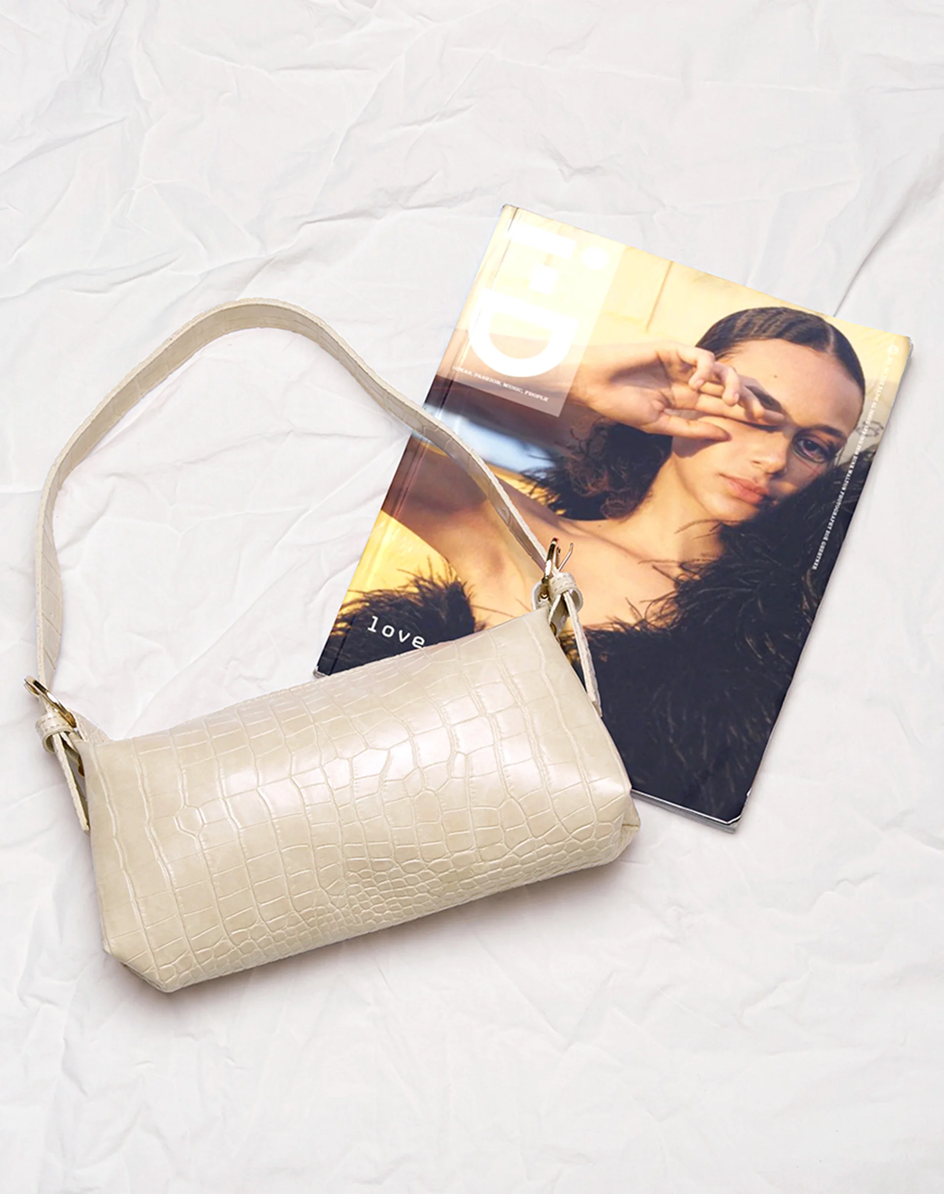 Leila Shoulder Bag in Cream - Image 2